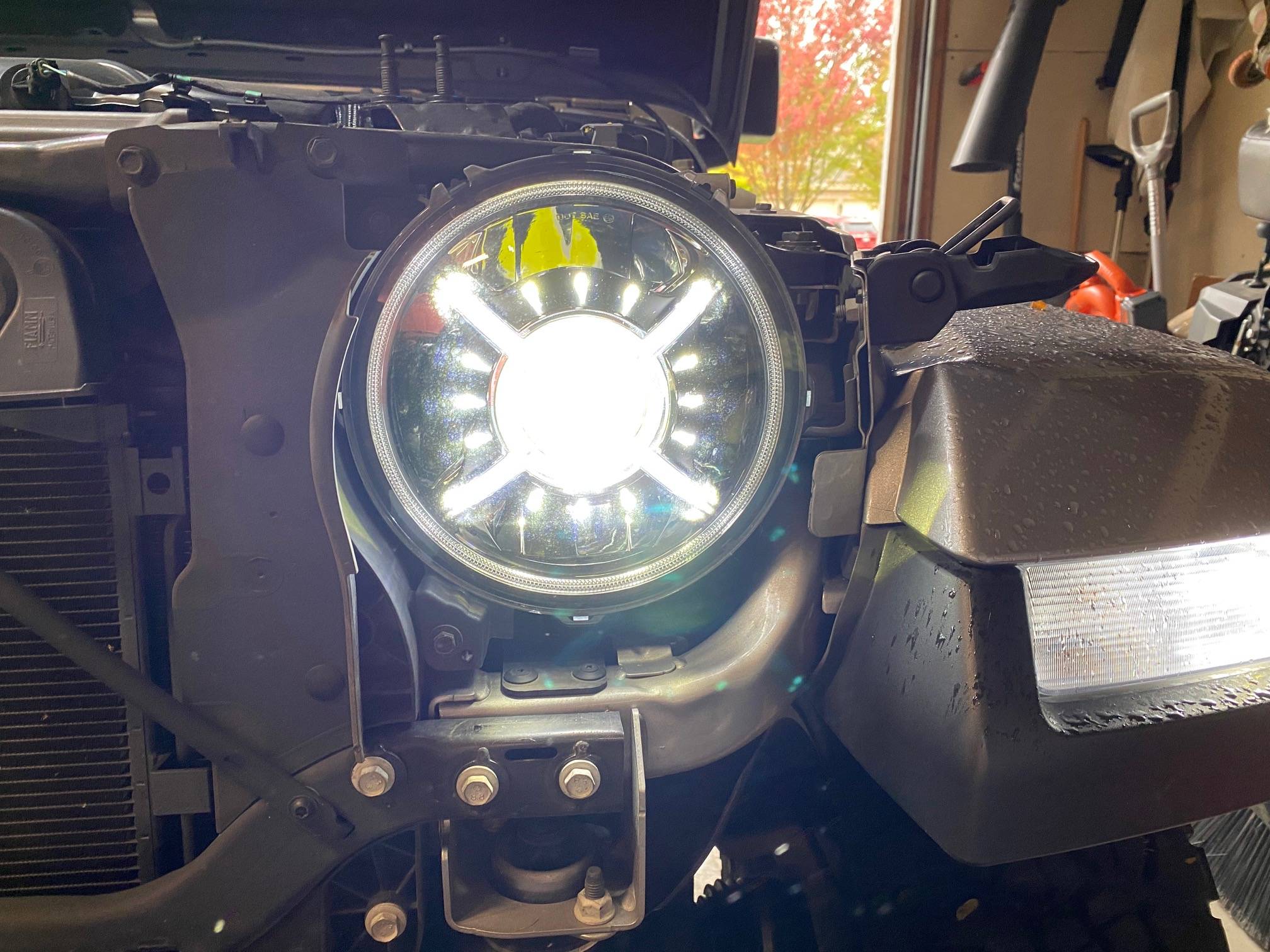 Jeep Gladiator USED Rough Country 9” LED Headlights Jeep Headlights used 3