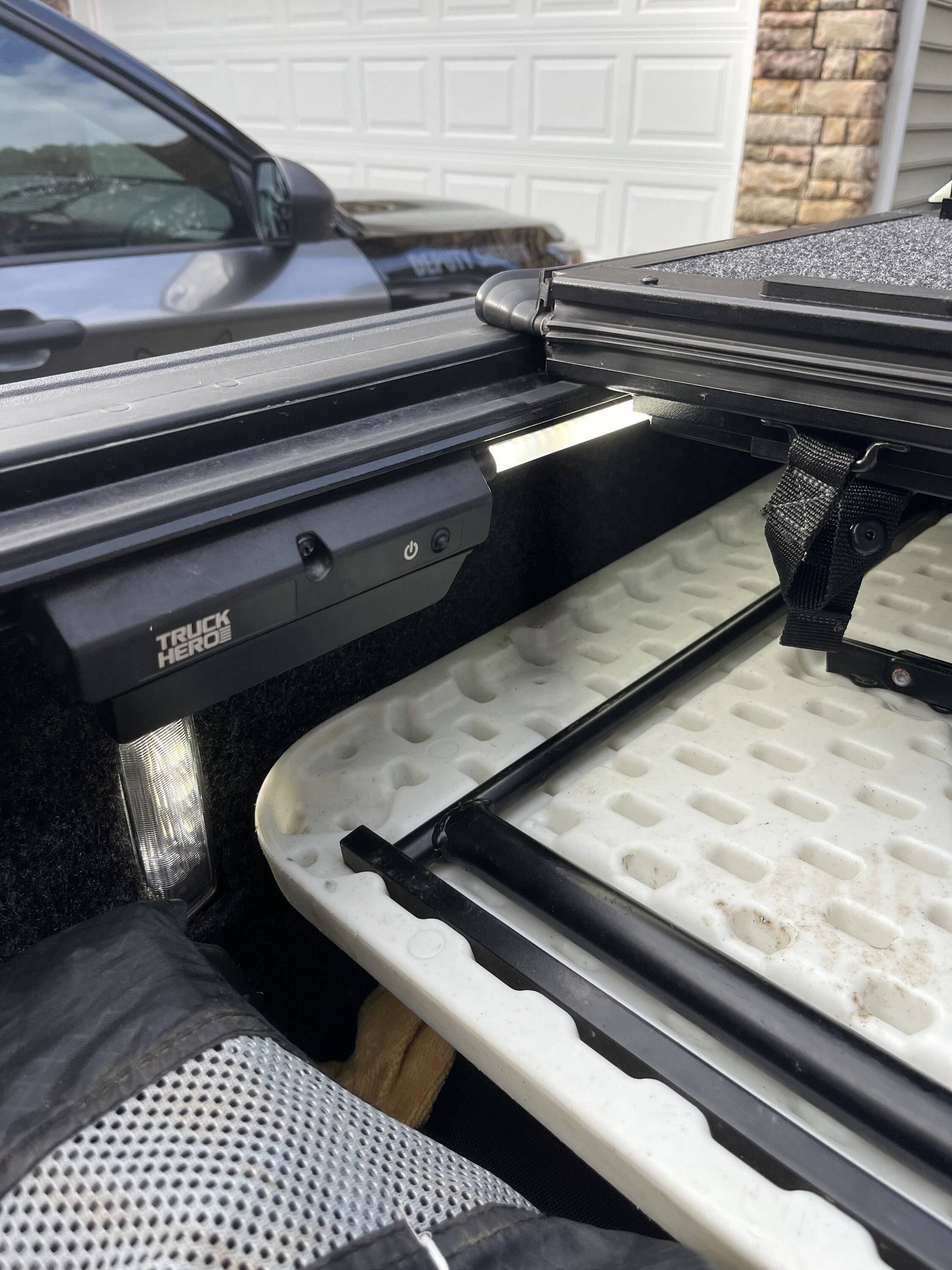 Jeep Gladiator Flip tonneau cover - make offer IMG_4966