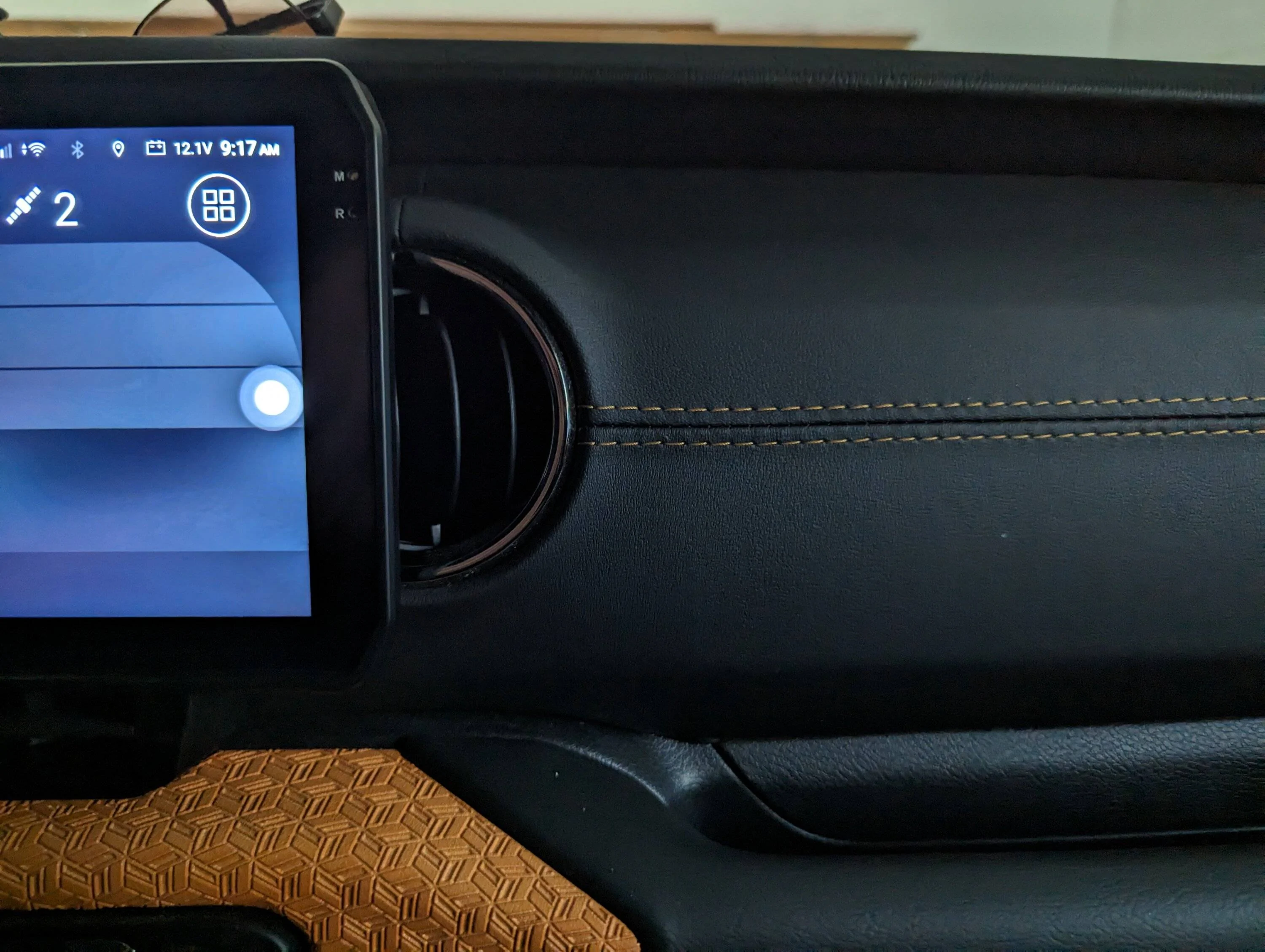 Jeep Gladiator Android head unit similar to 2024 dash 2023-11-18 09.17.28