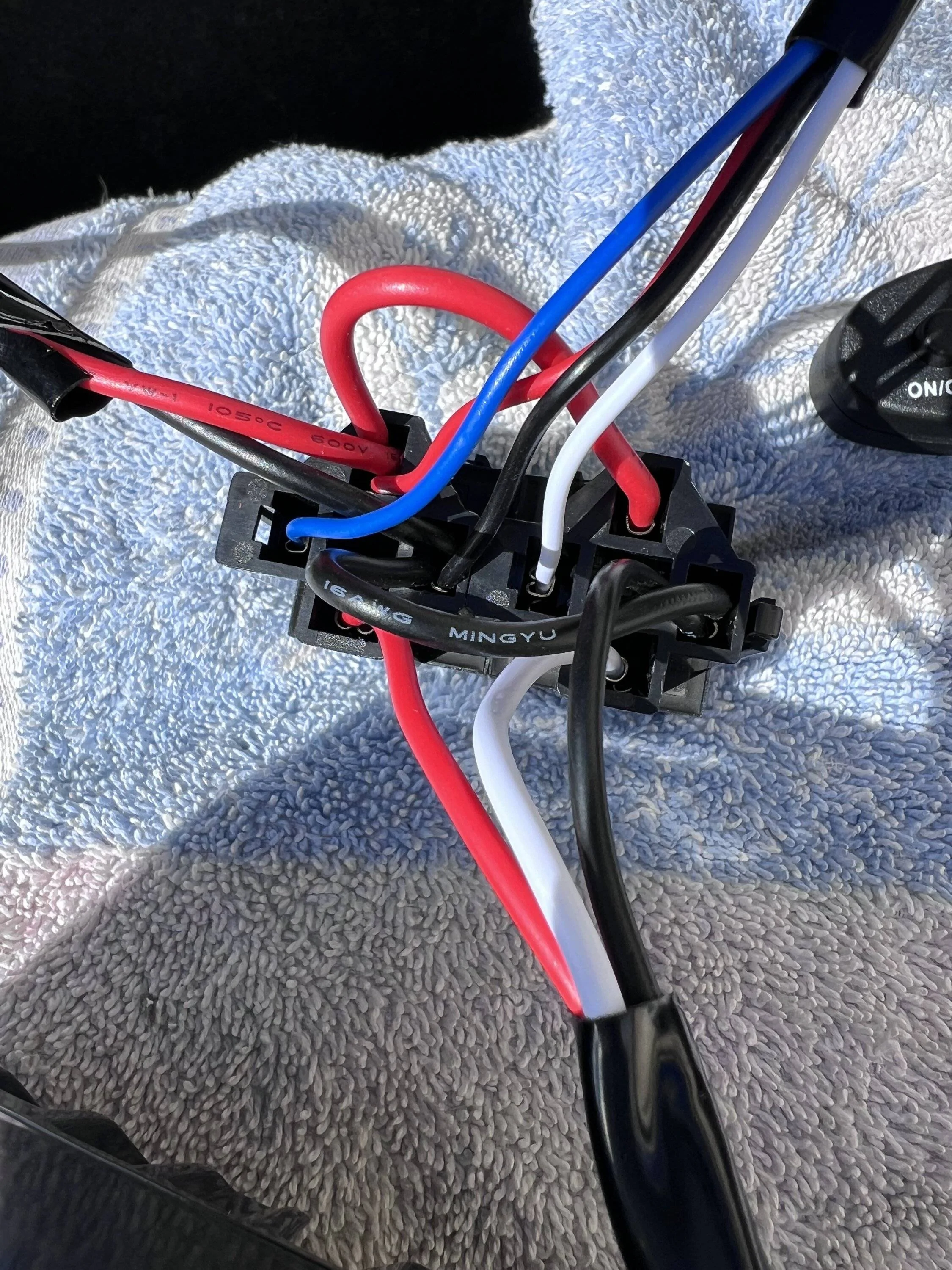 Jeep Gladiator Auxiliary light wiring question IMG_1209