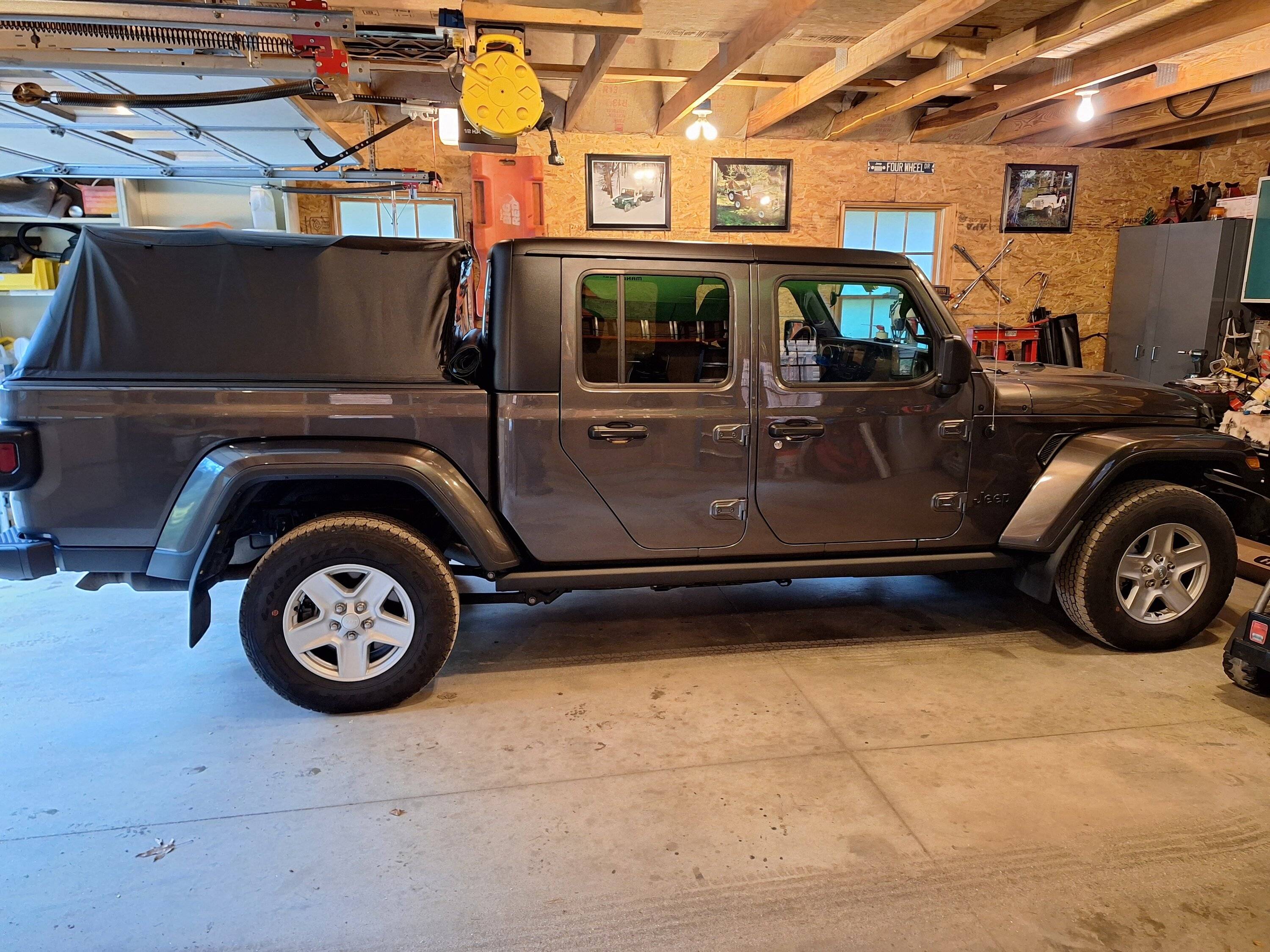Jeep Gladiator My Experience with The Fas-Top Traveler (combination tonneau and topper) 20231118_104943