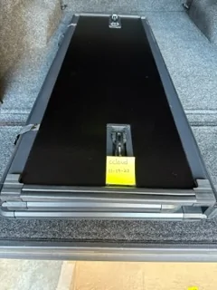 Jeep Gladiator Hard tri-fold tonneau cover. $300 IMG_7699