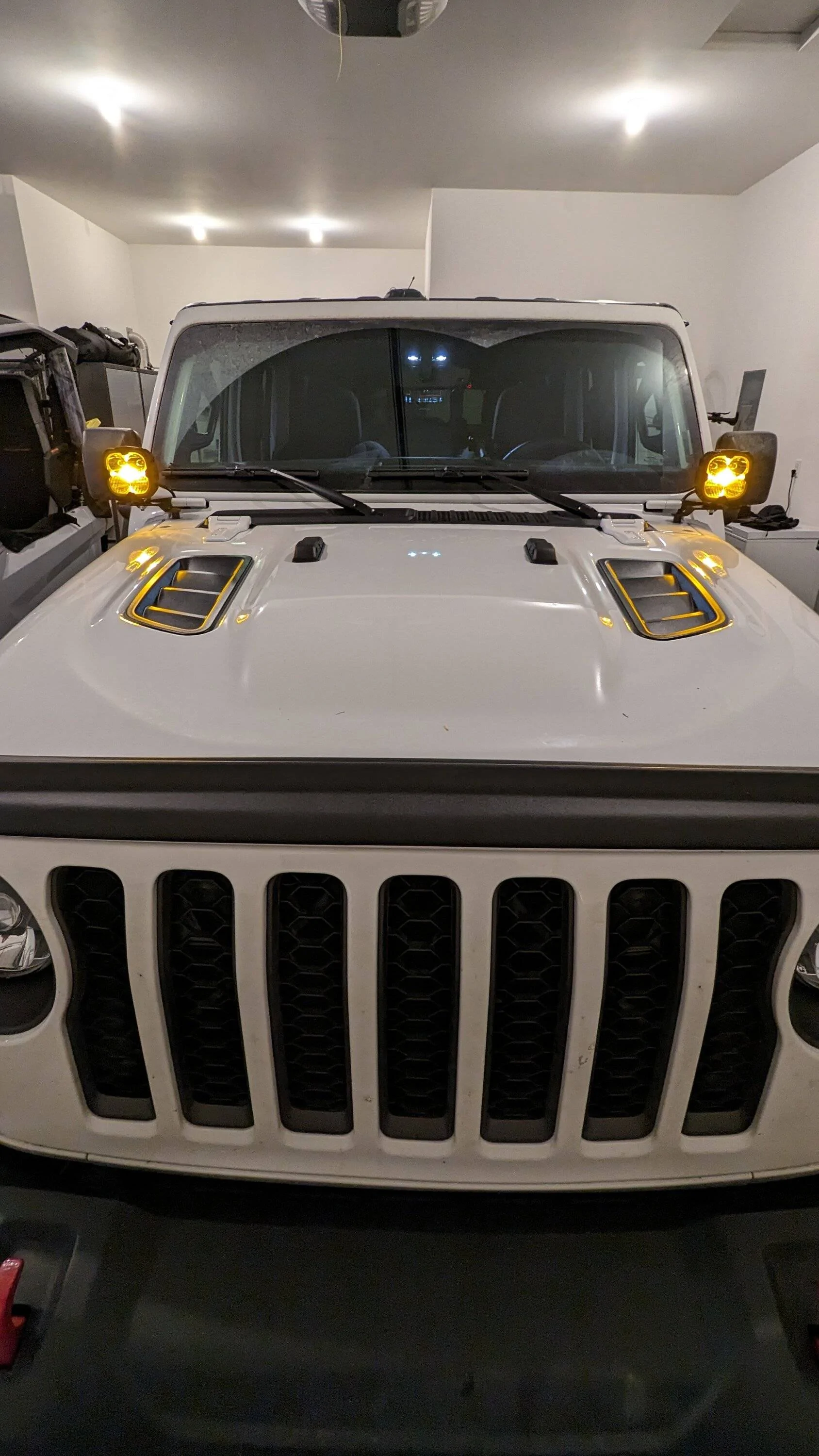 Jeep Gladiator Alaska Daily Drivers: Hydro Blue 80A and Bright White JTR PXL_20231118_000616179
