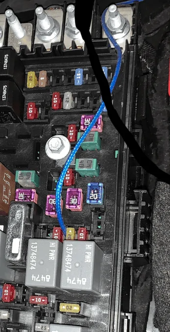 Jeep Gladiator Lights on but engine doesn’t start/turn over - single click then restarts 1700510099214
