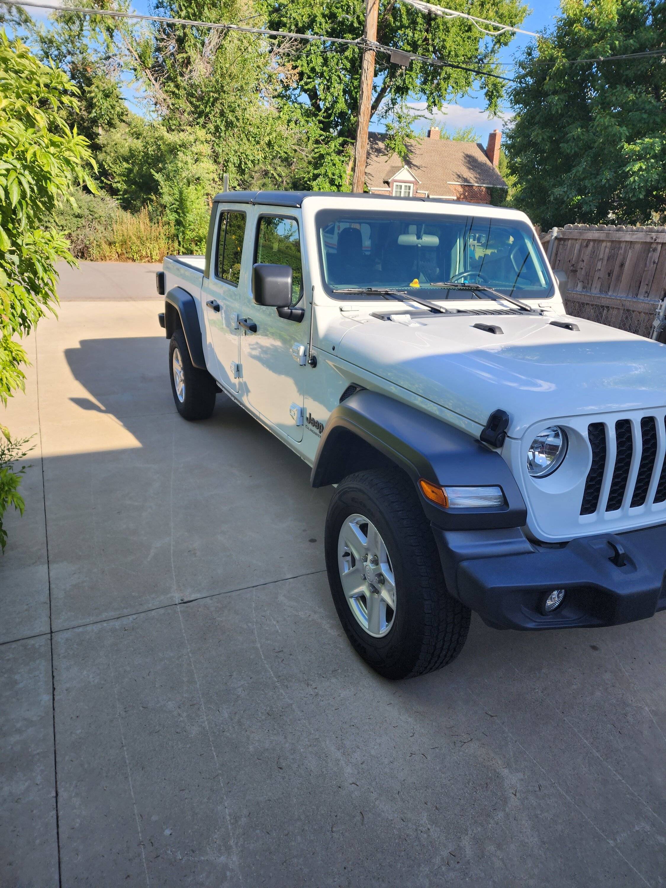 Jeep Gladiator White Jeeps > Other Colors 20230905_170423