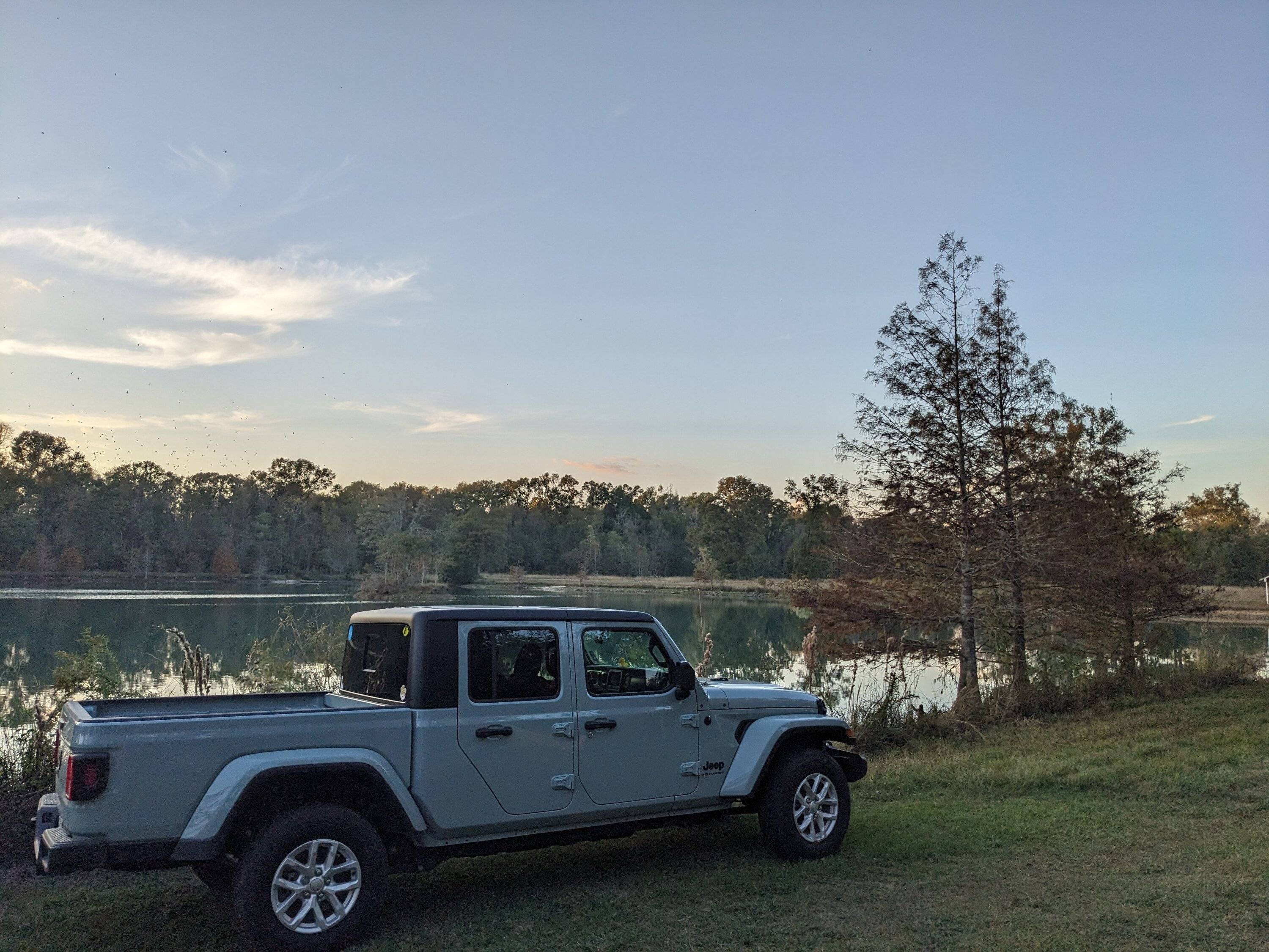 Jeep Gladiator Gladiator Glamour Shots PXL_20231118_224524144