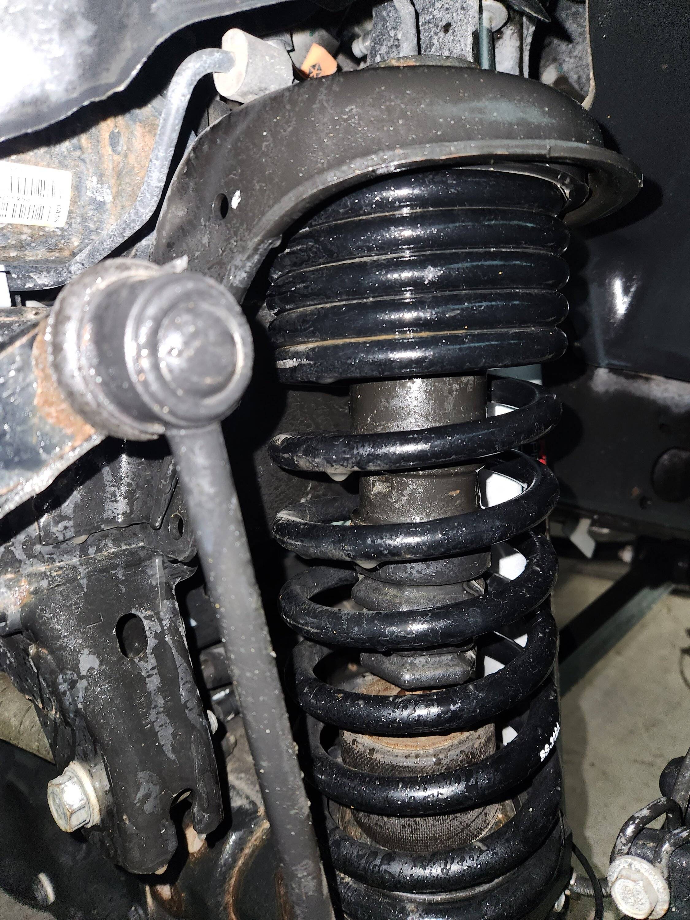 Jeep Gladiator Gas vs diesel suspension 20231122_042717