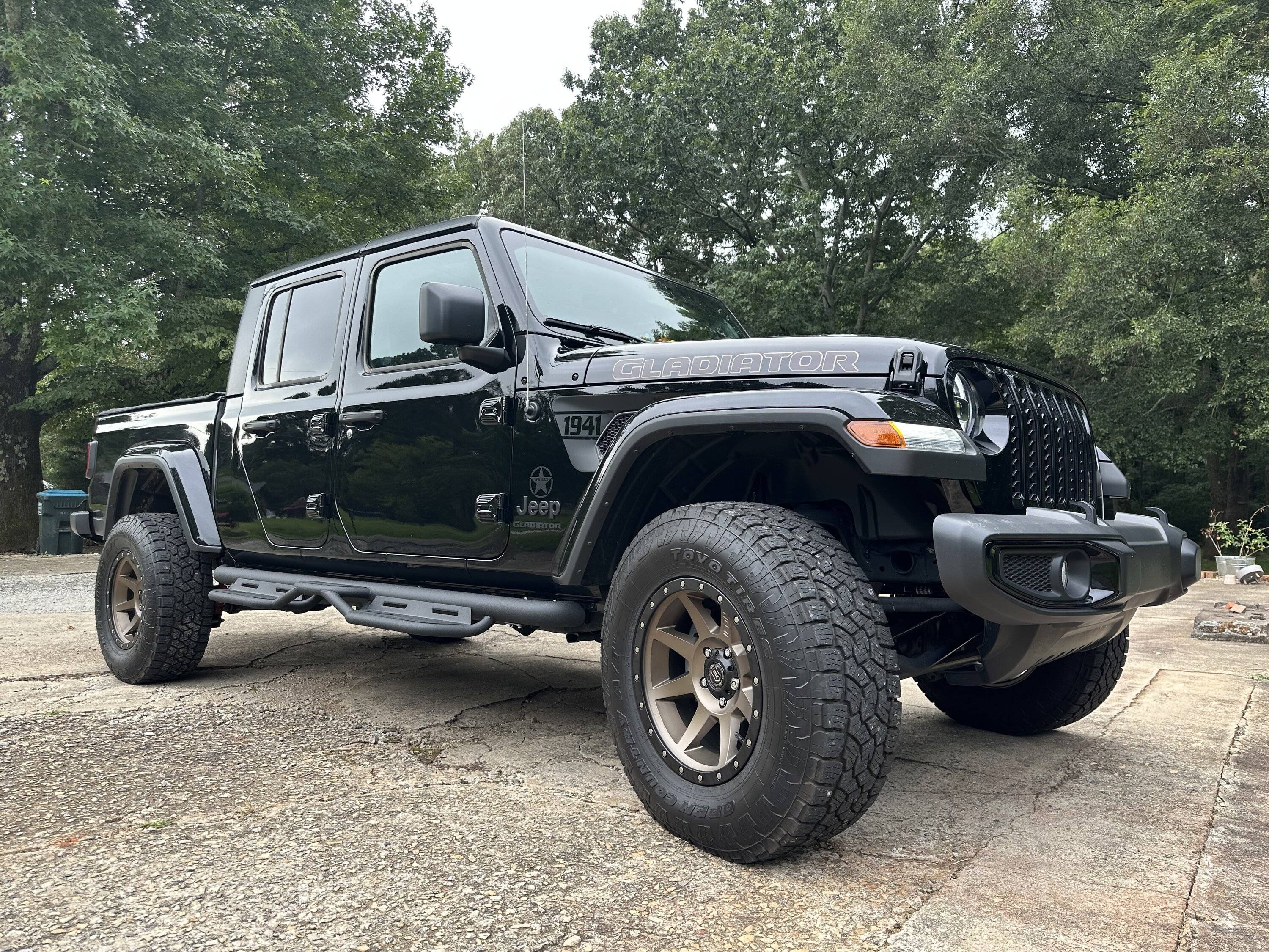 Jeep Gladiator Opinion on name of your jeep decal on hood? IMG_2923