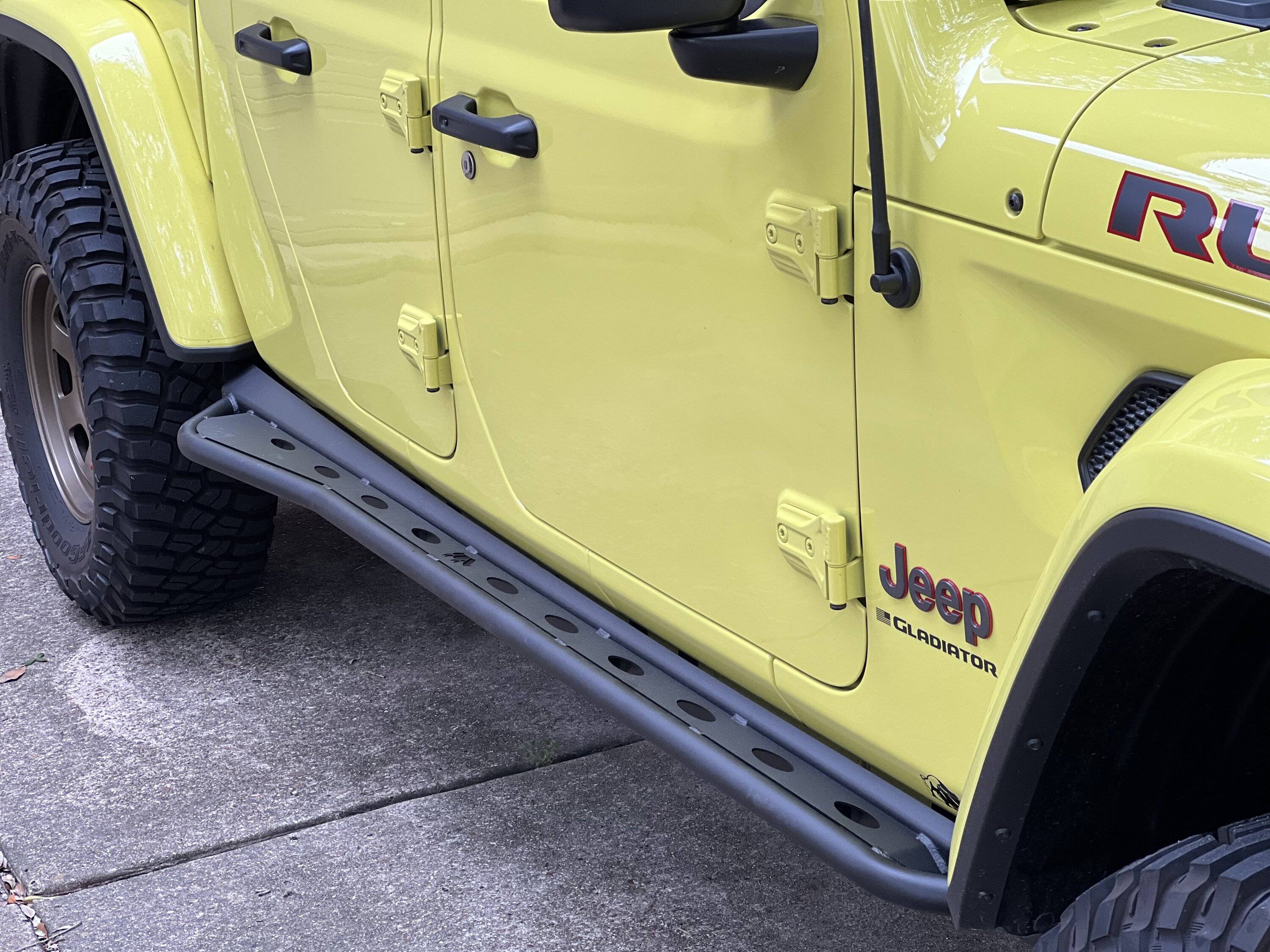 Jeep Gladiator HIGH VELOCITY YELLOW Gladiator JT Club B08BCEA8-8F81-4420-8898-D66EB52C28CB