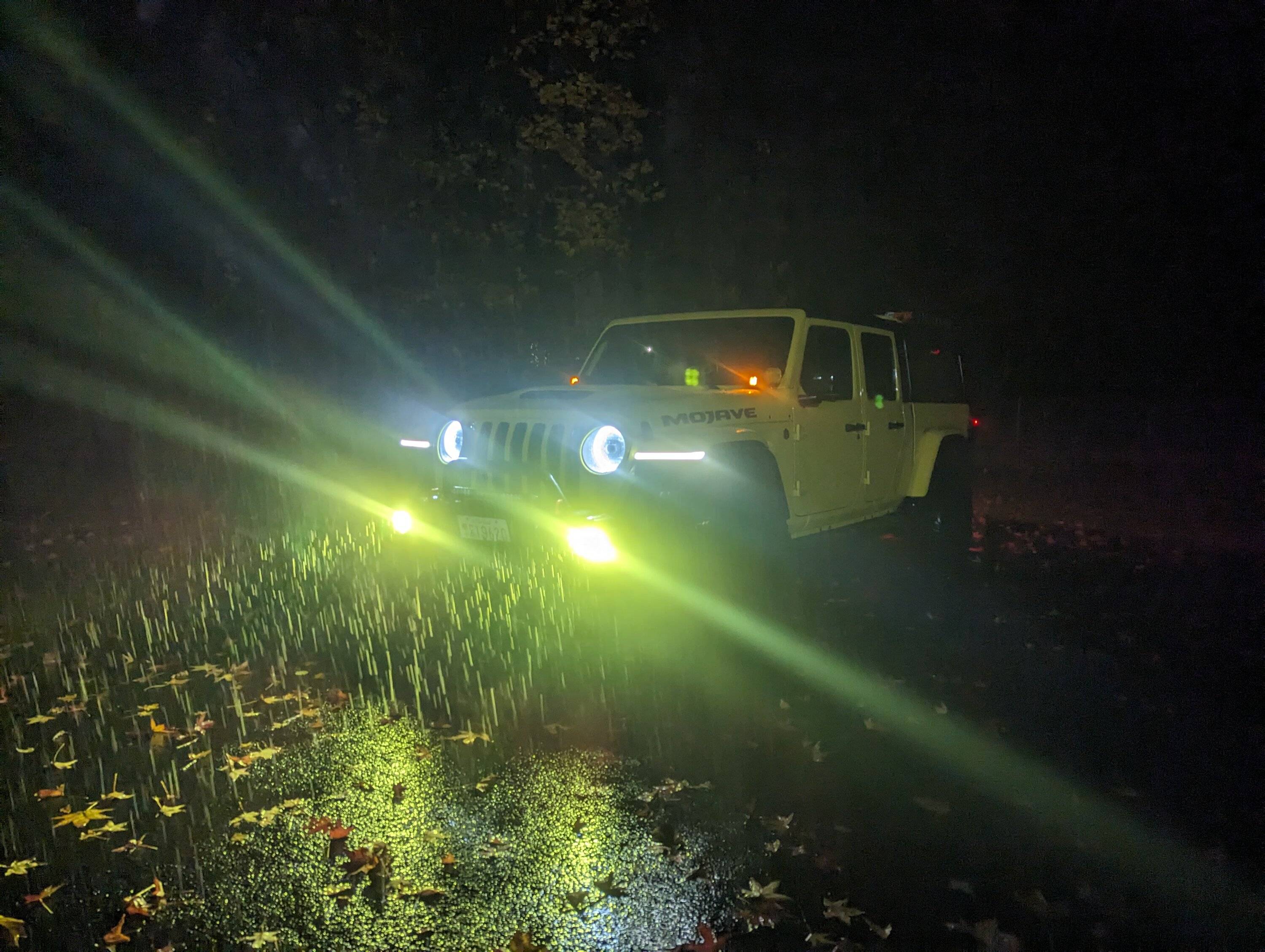 Jeep Gladiator HIGH VELOCITY YELLOW Gladiator JT Club PXL_20231121_230543188