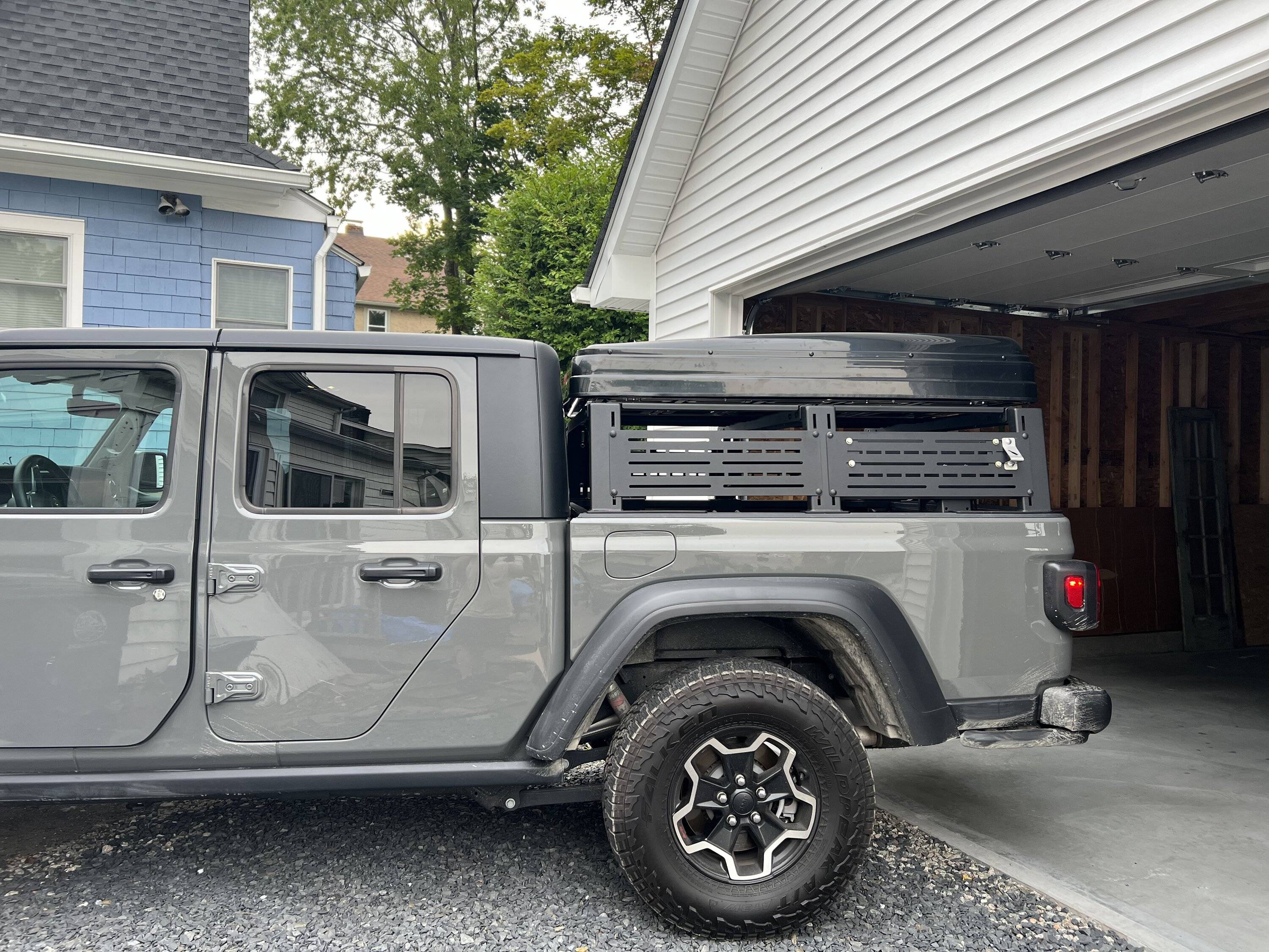 Jeep Gladiator Rebel Offroad  Xplor half rack 71089598036__8C757006-4486-47E0-A7FB-10C938116971.fullsizerender