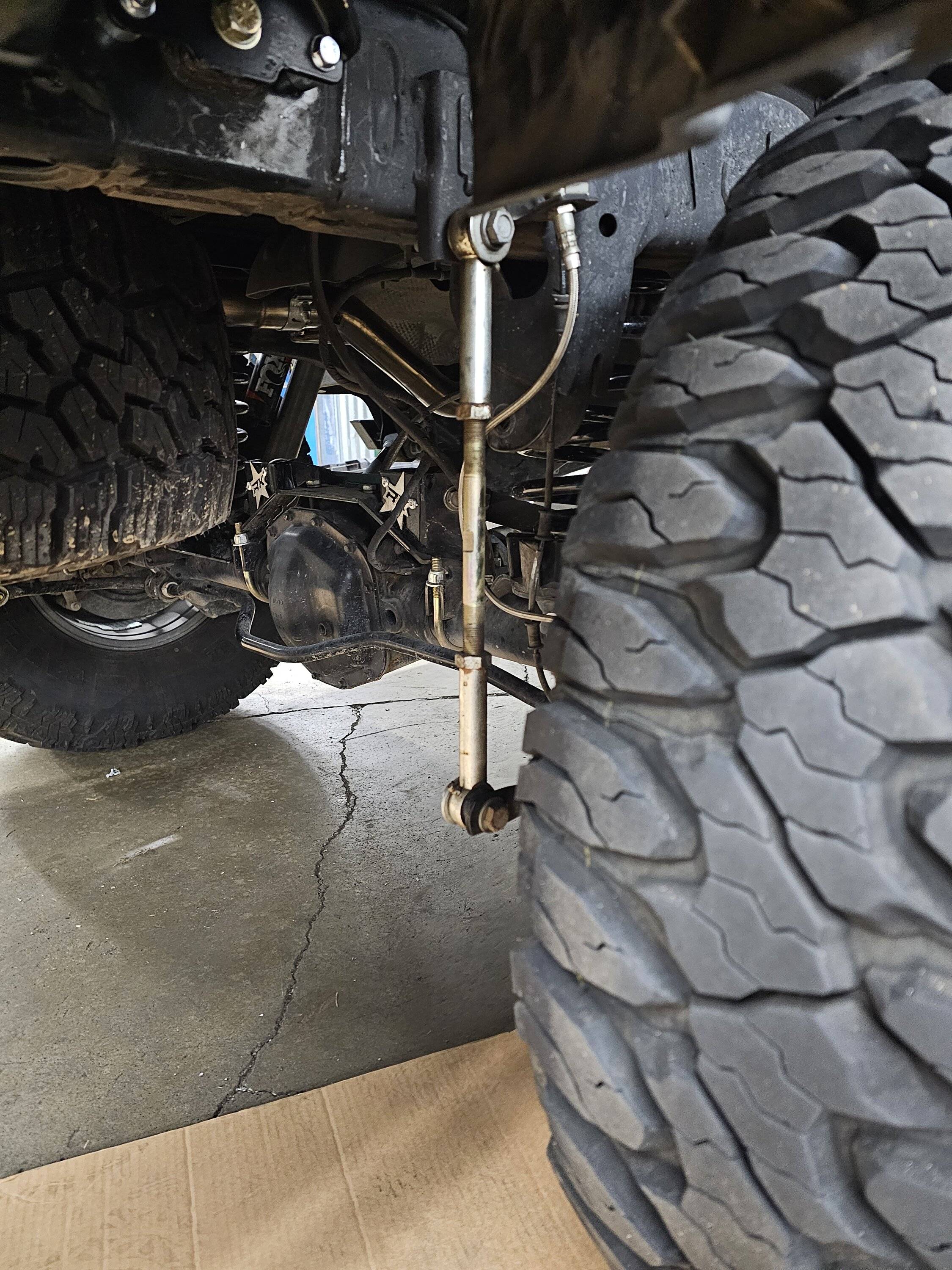 Jeep Gladiator Rockjock Antirock rear HD. 20231124_095752