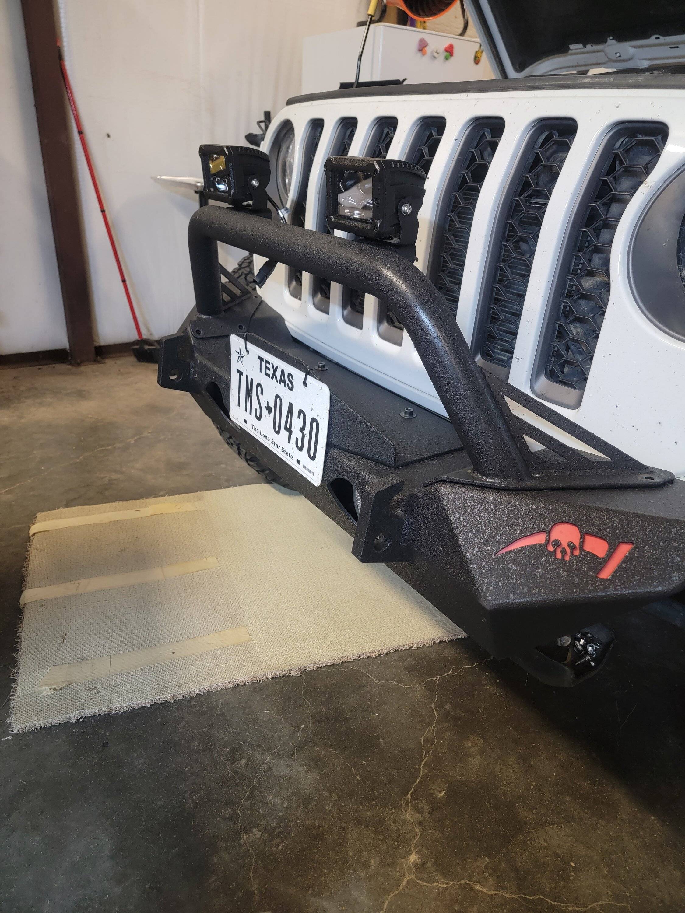 Jeep Gladiator Installing pods on front bumper 17008741940456676117821072324218
