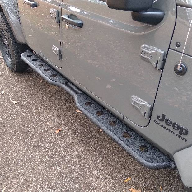 Jeep Gladiator Steps that cover the pinch weld 20231126_142953