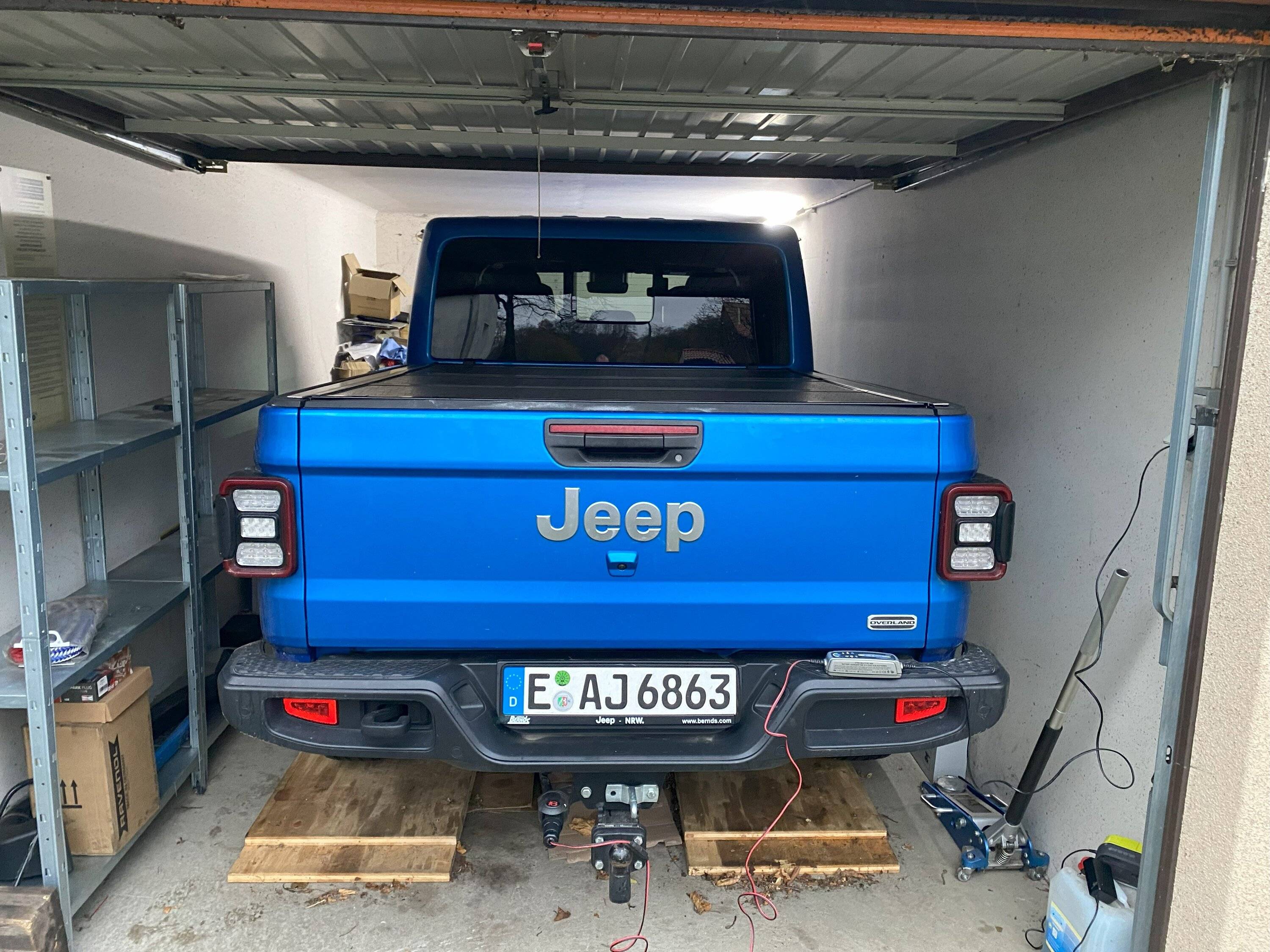 Jeep Gladiator Alternative battery tendering IMG_4805