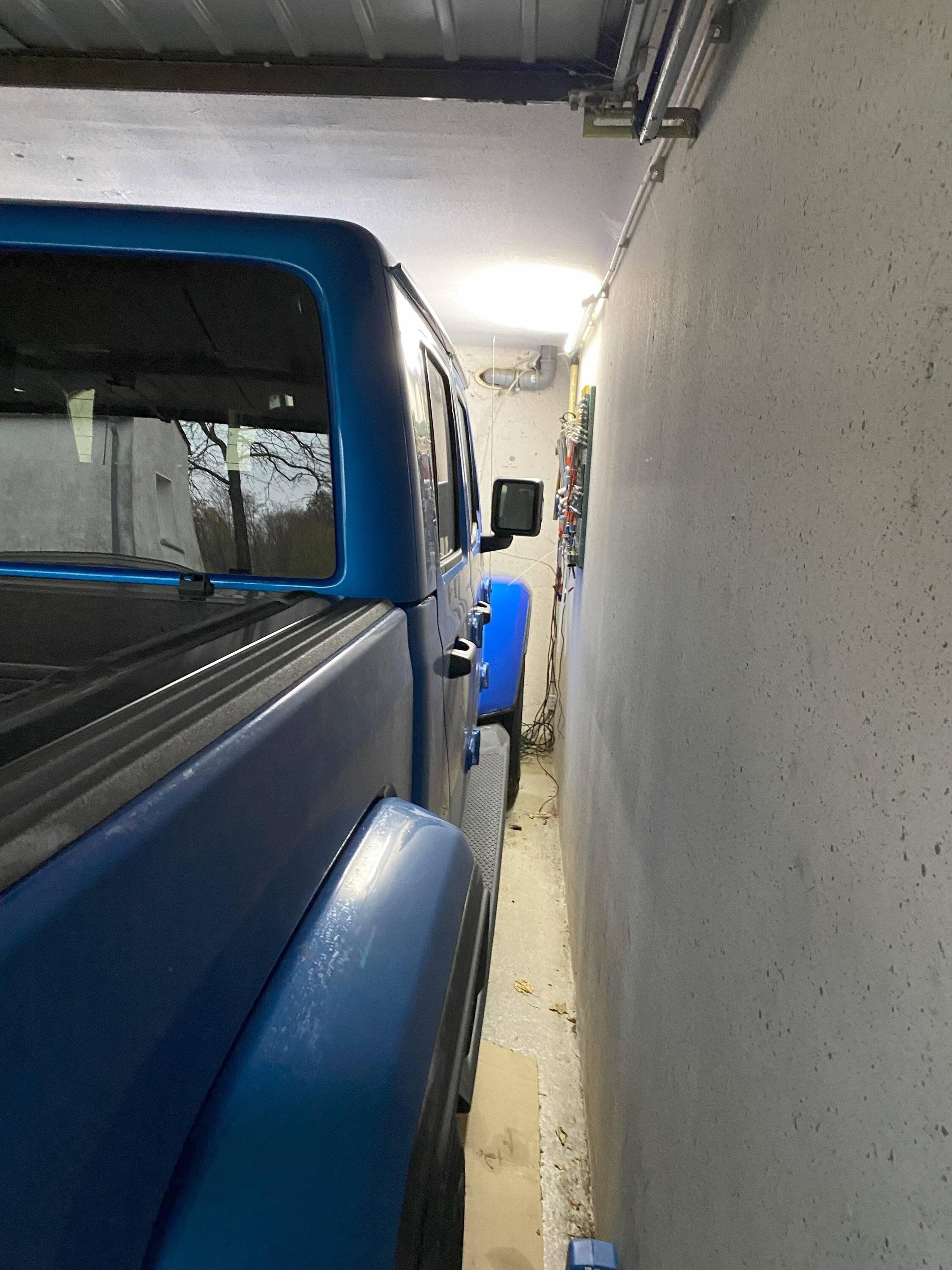 Jeep Gladiator Alternative battery tendering IMG_4806