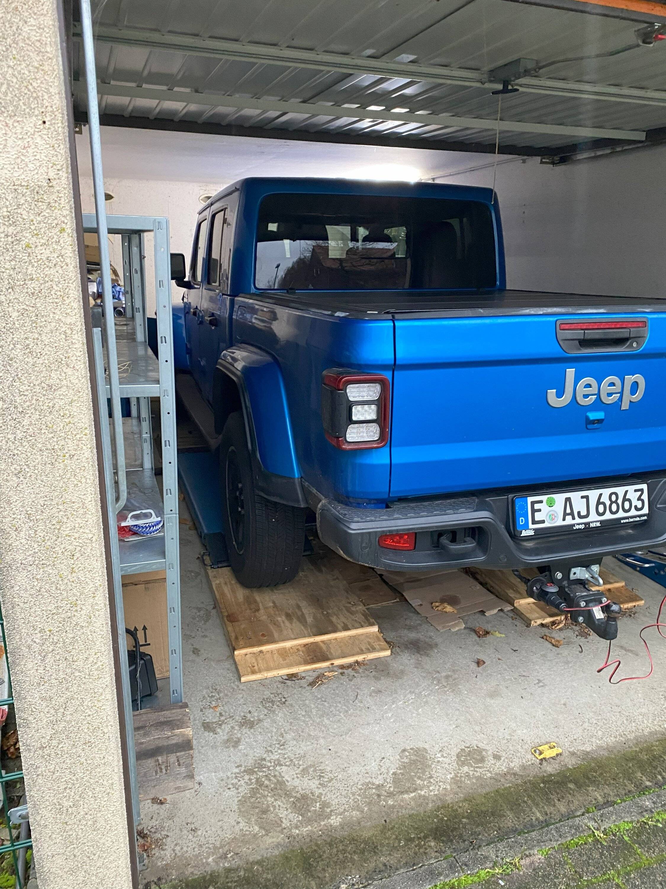 Jeep Gladiator Alternative battery tendering IMG_4808