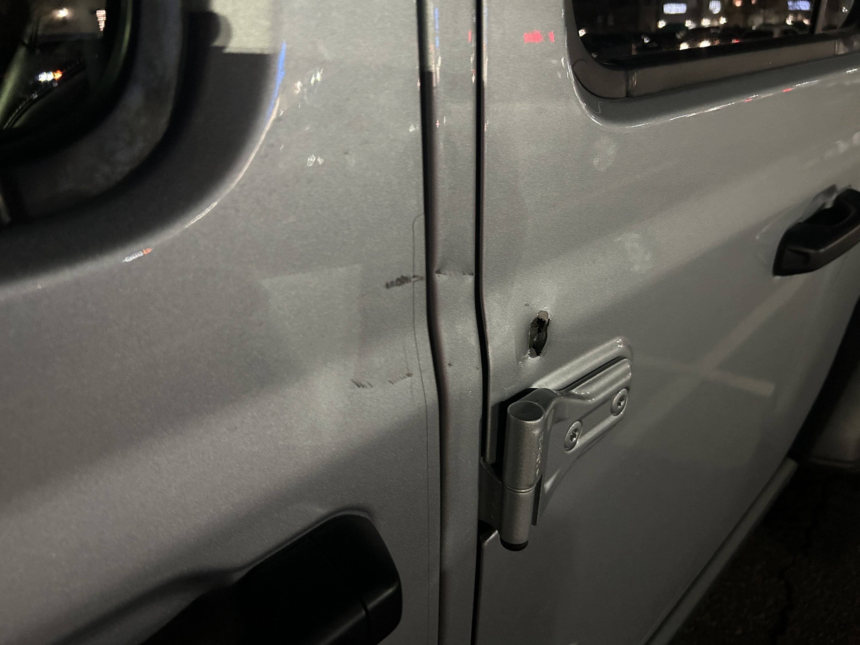 Jeep Gladiator JT door damage IMG_0534