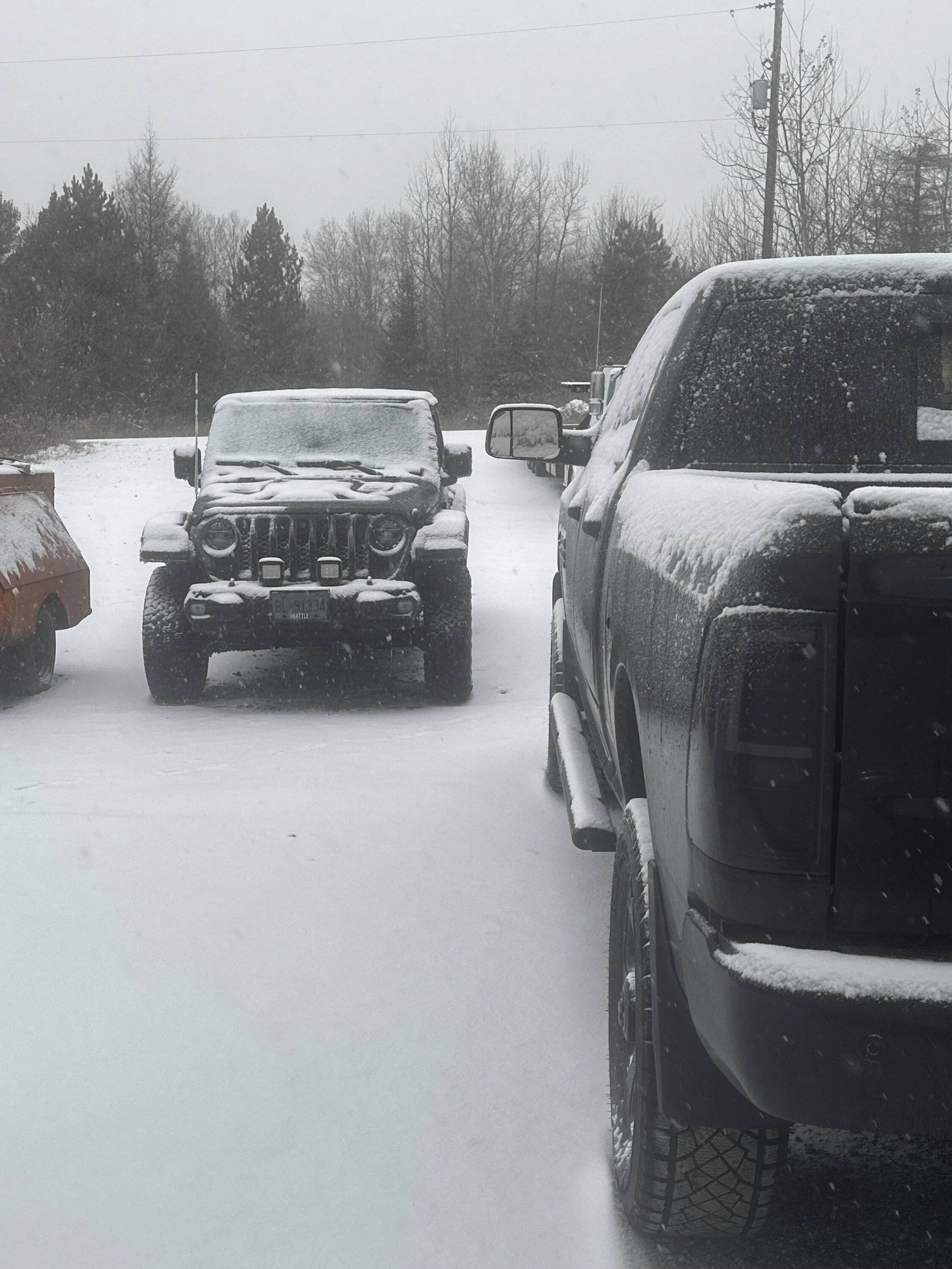 Jeep Gladiator New trailer is home 72229363104__CCFF9F4A-A2C9-4400-9E79-BD0A9E433662