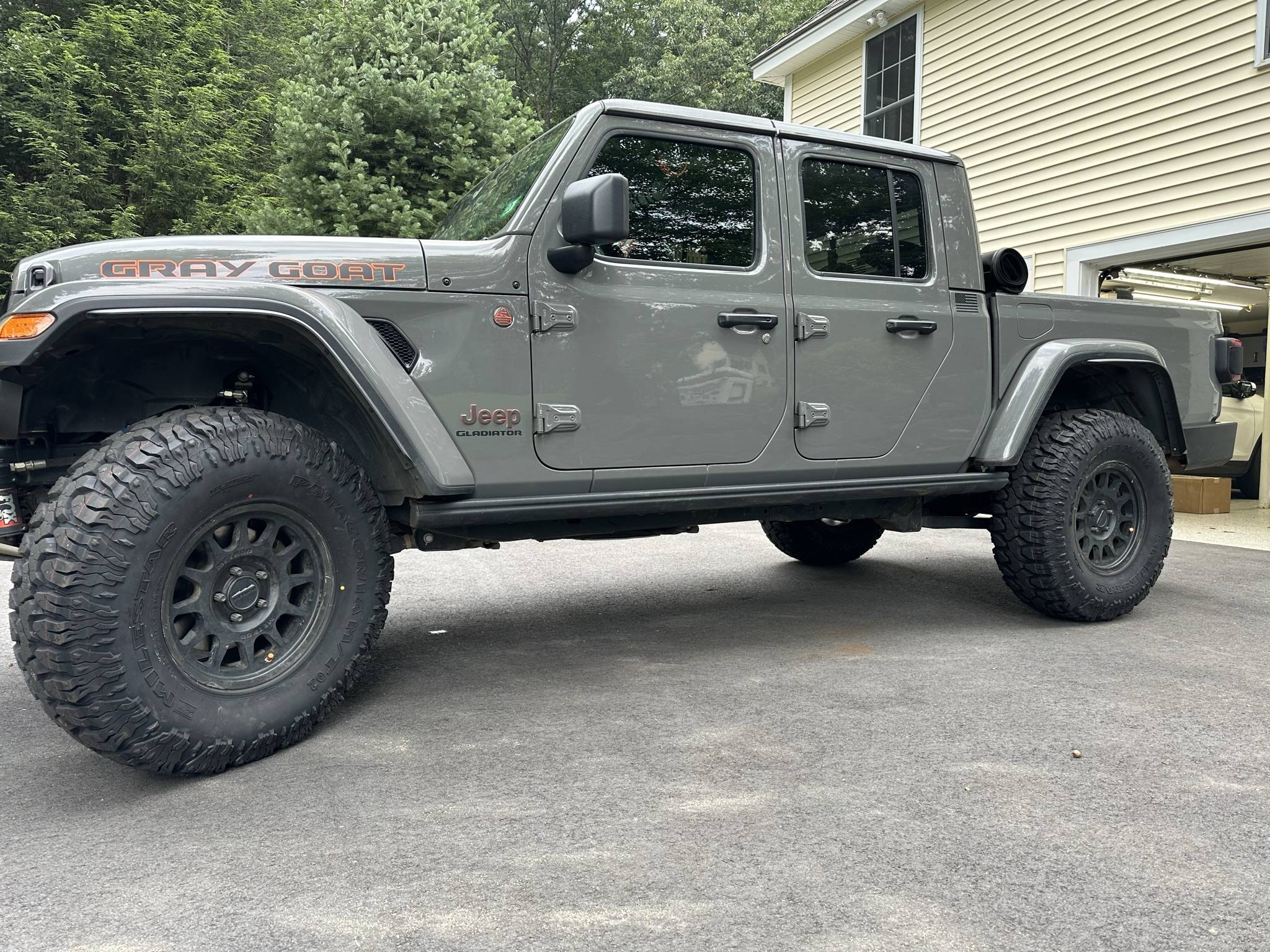 Jeep Gladiator HELP! Will 315/70/17 look too small on Clayton 2.5 inch lift? IMG_1454