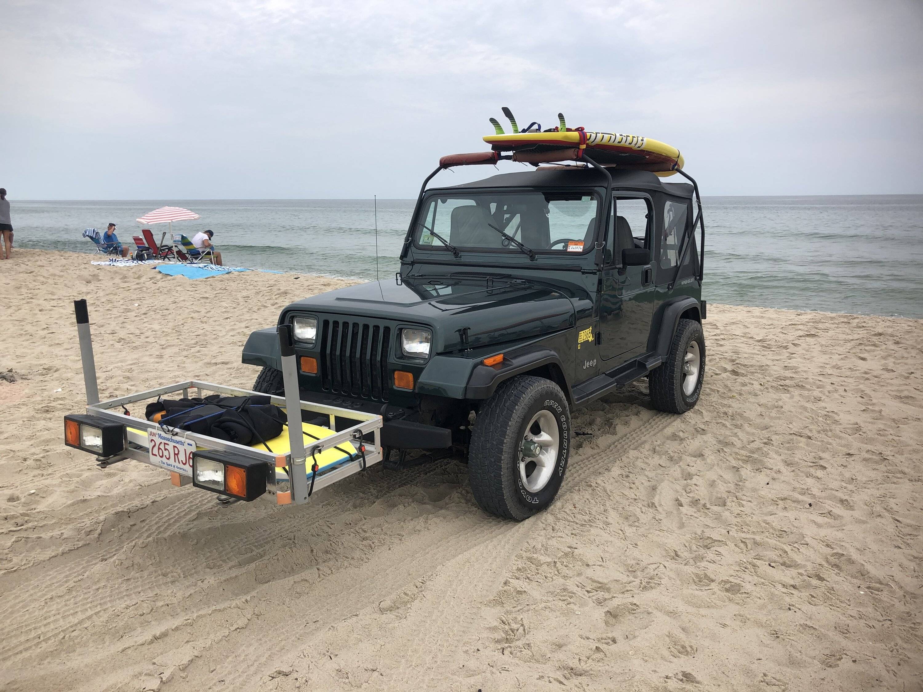 Jeep Gladiator Anyone use a Cargo Carrier Hitch Basket? 1701284020833