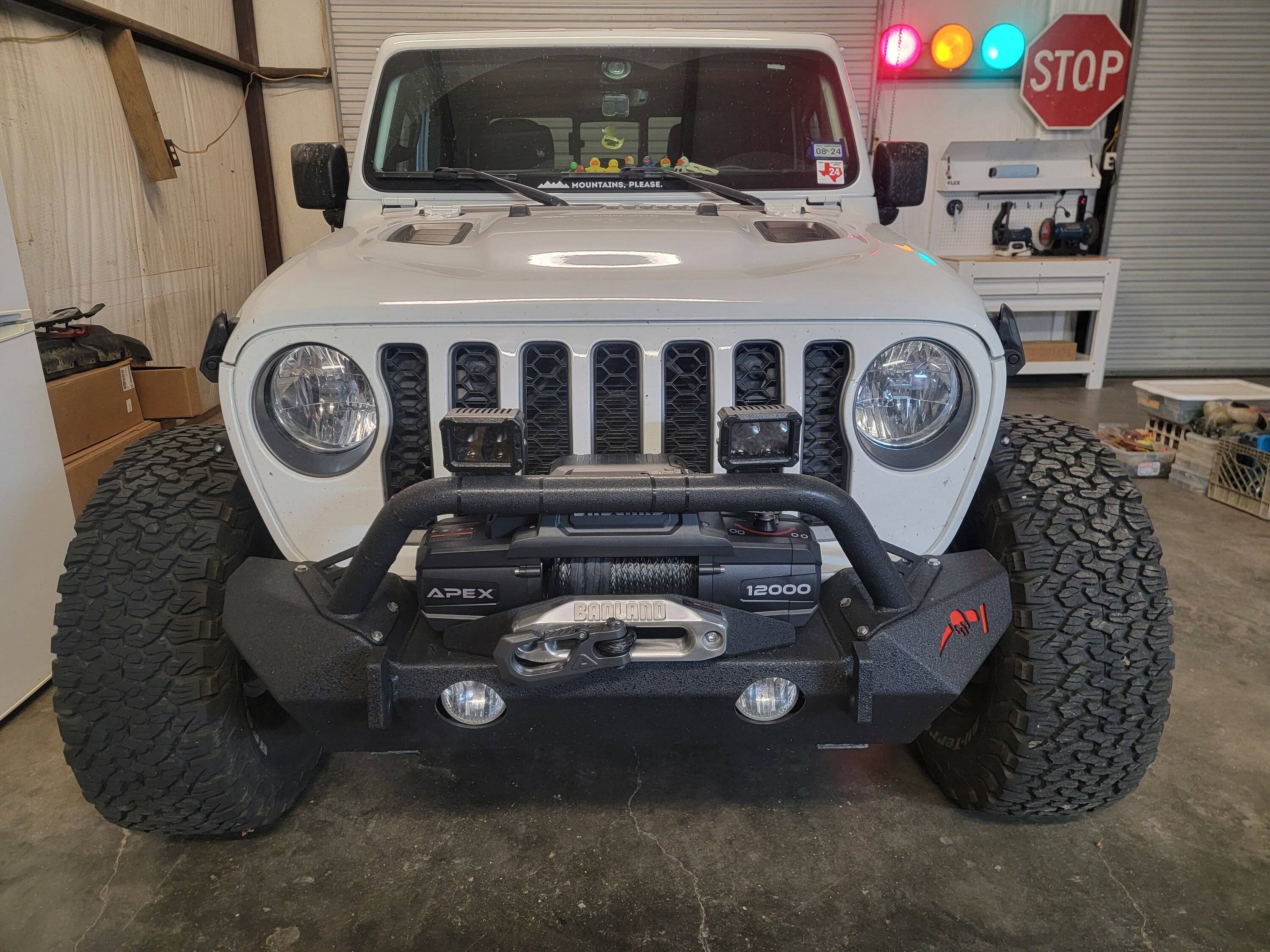 Jeep Gladiator BRIGHT WHITE Gladiator JT Club 20231129_222631