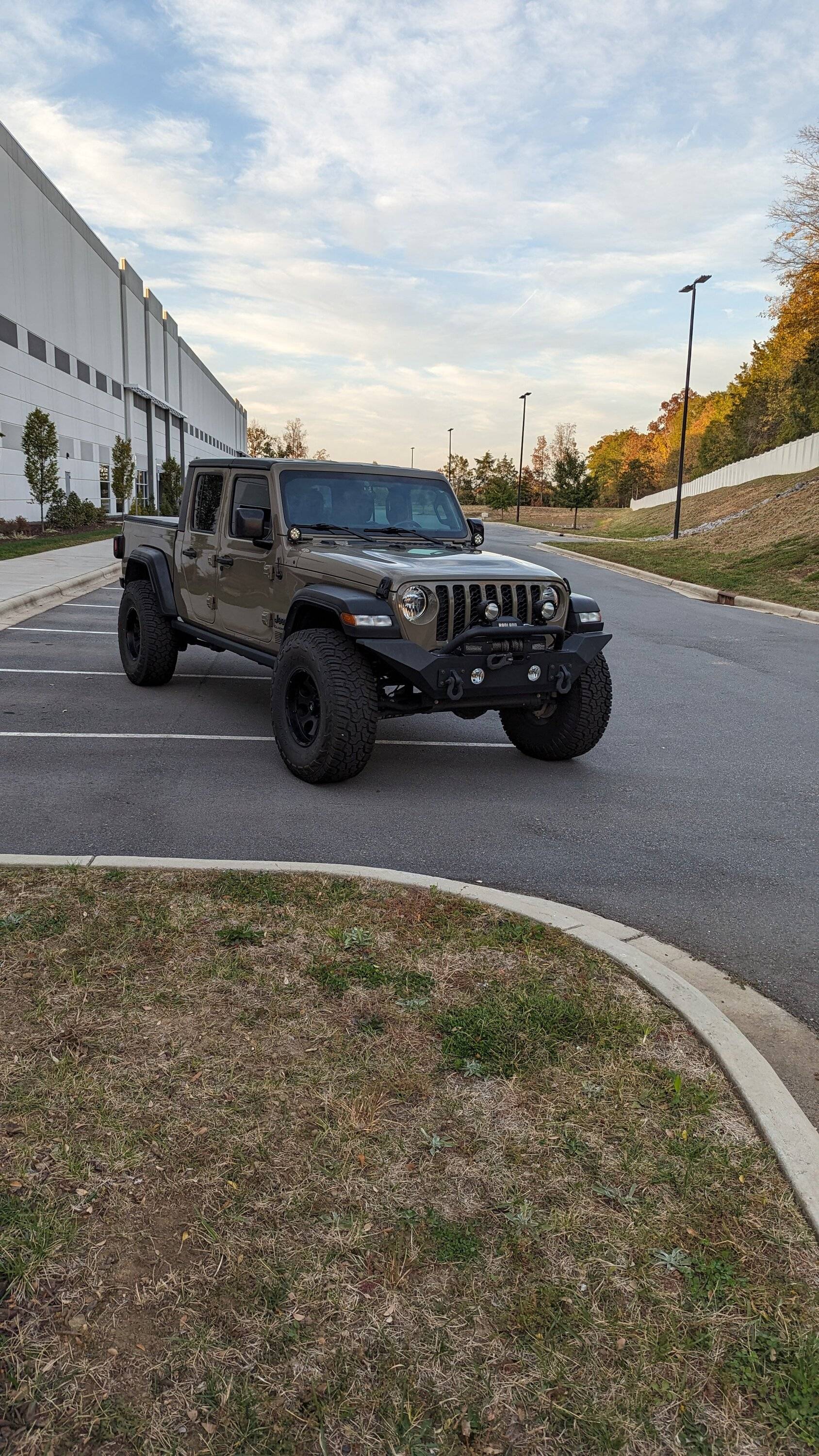 Jeep Gladiator What First: 37s or Lift? PXL_20231026_221055889