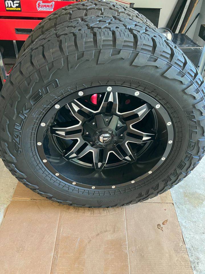 Jeep Gladiator *SOLD* 20" Fuel Lethal Wheels with 35" Falken Tires Jeep Gladiator Wrangler $1,800 368690999_143389145477772_8064928570678709077_n