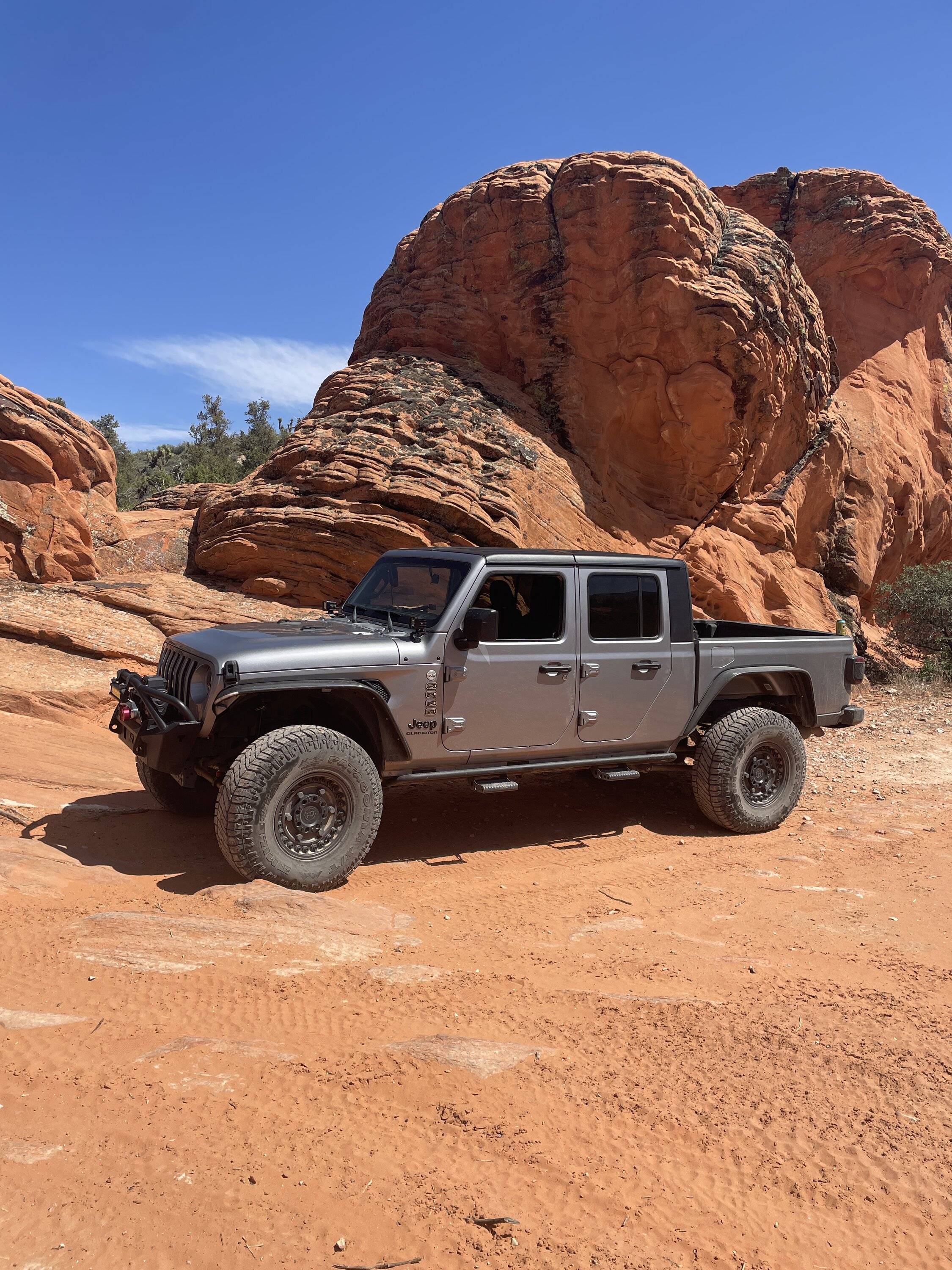 Jeep Gladiator 2020 Jeep Gladiator Sport S IMG_1102.JPG