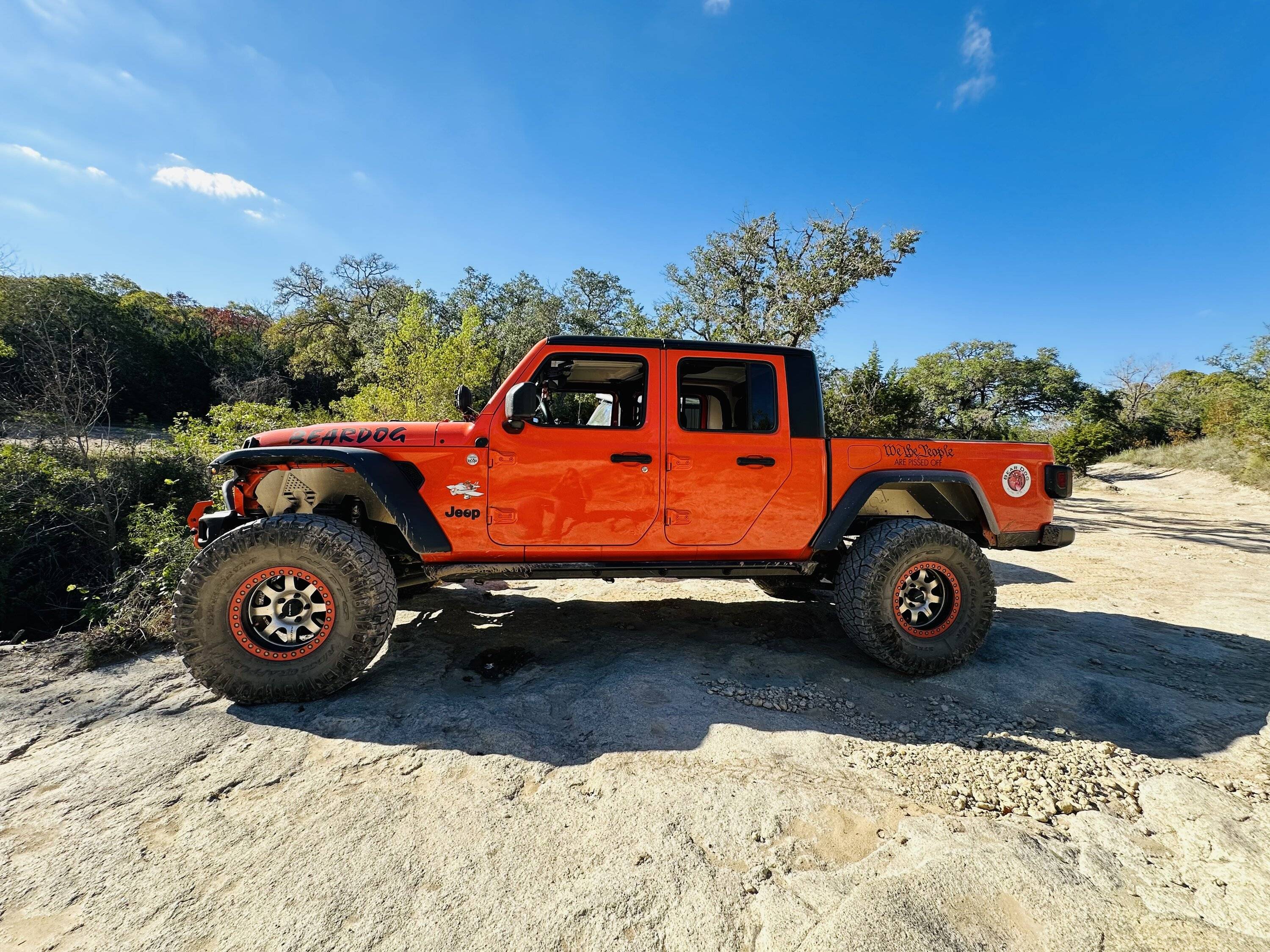 Jeep Gladiator Anyone else freaking love their truck? C64E7A40-8D2D-406C-B650-E527B3820358.JPG