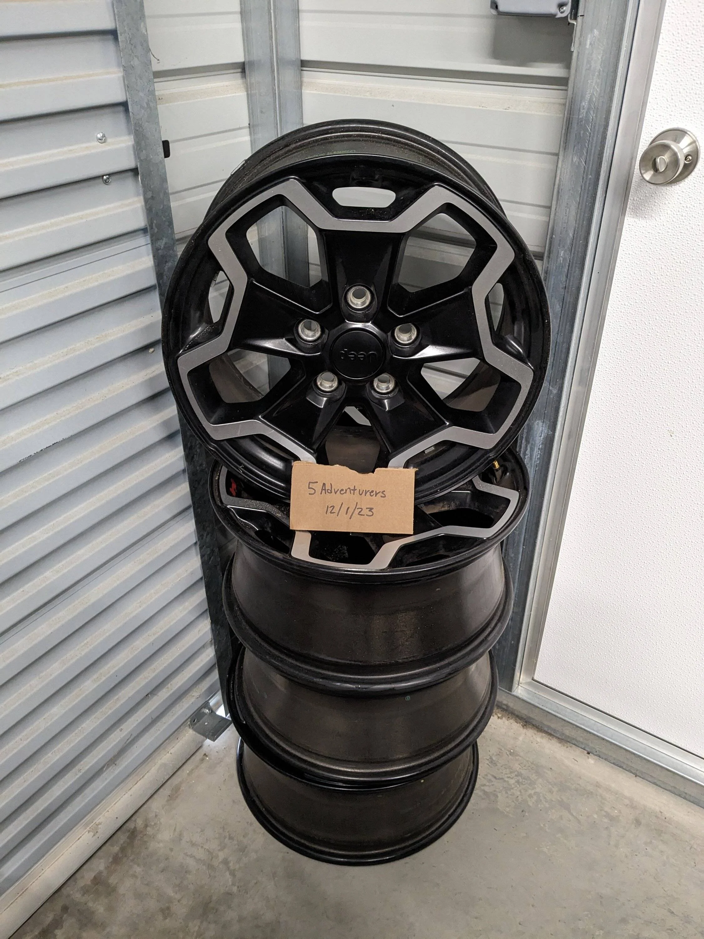 Jeep Gladiator SOLD 4 Rubicon rims $250 Williamsburg area PXL_20231201_174652137