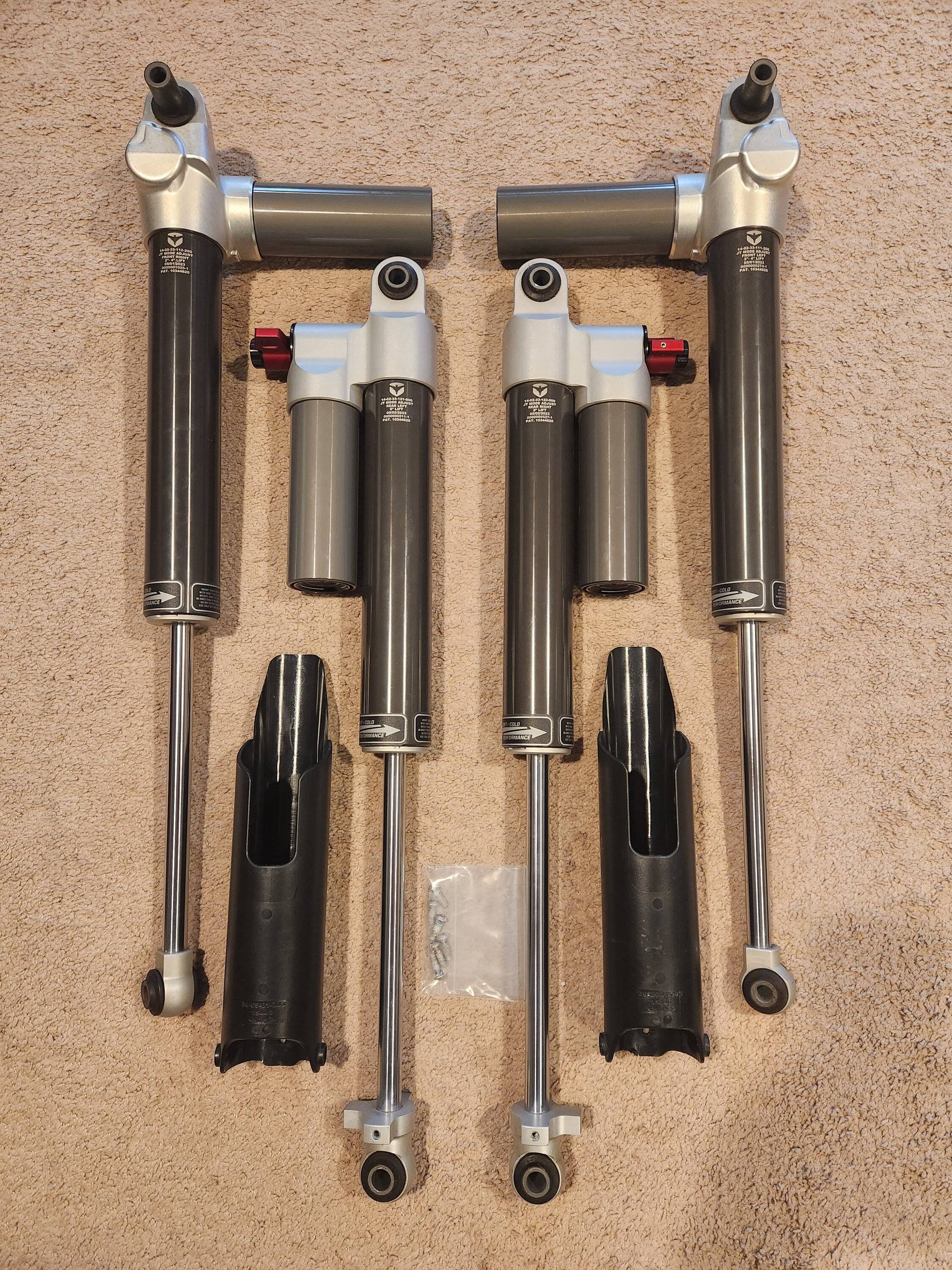 Jeep Gladiator Falcon SP2 3.3 Fast Adjust Piggyback Shocks JT 3.6l (2-3" Lift) 20231202_112237