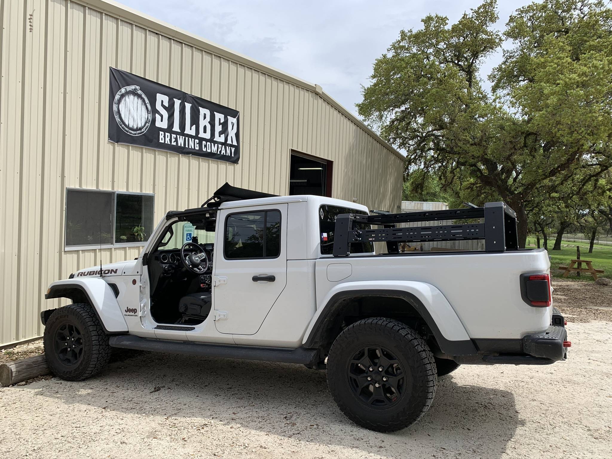 Jeep Gladiator RoadArmor TRECK Rack IMG_1788