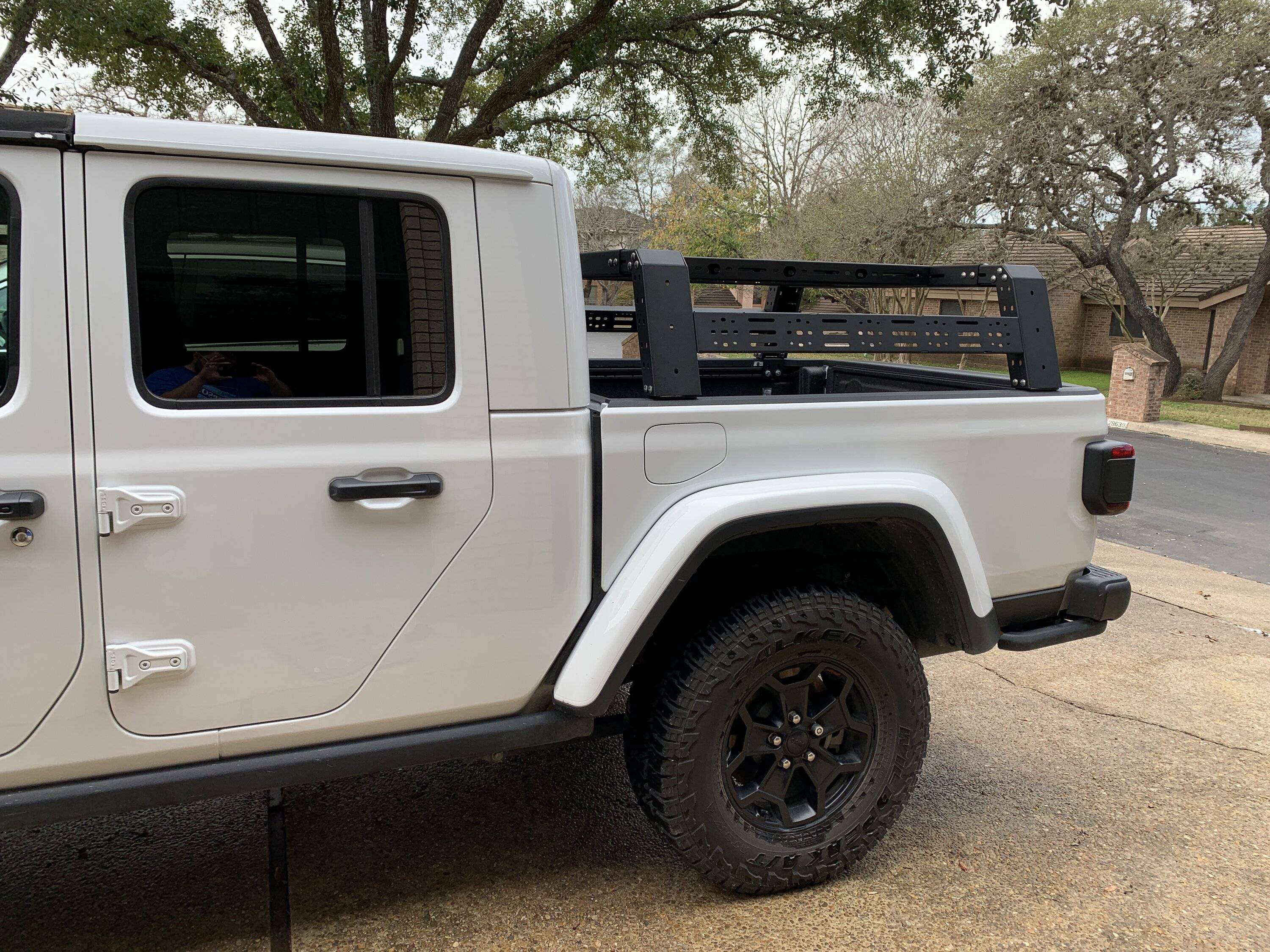Jeep Gladiator RoadArmor TRECK Rack 60357718788__7ADCCA2D-E54D-4214-8616-91C19B0AAD3F.JPG