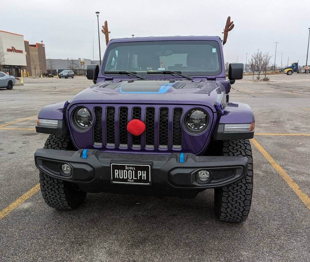 Jeep Gladiator Anyone know of QUALITY spare tire covers - WRANGLER? PXL_20231204_155942876