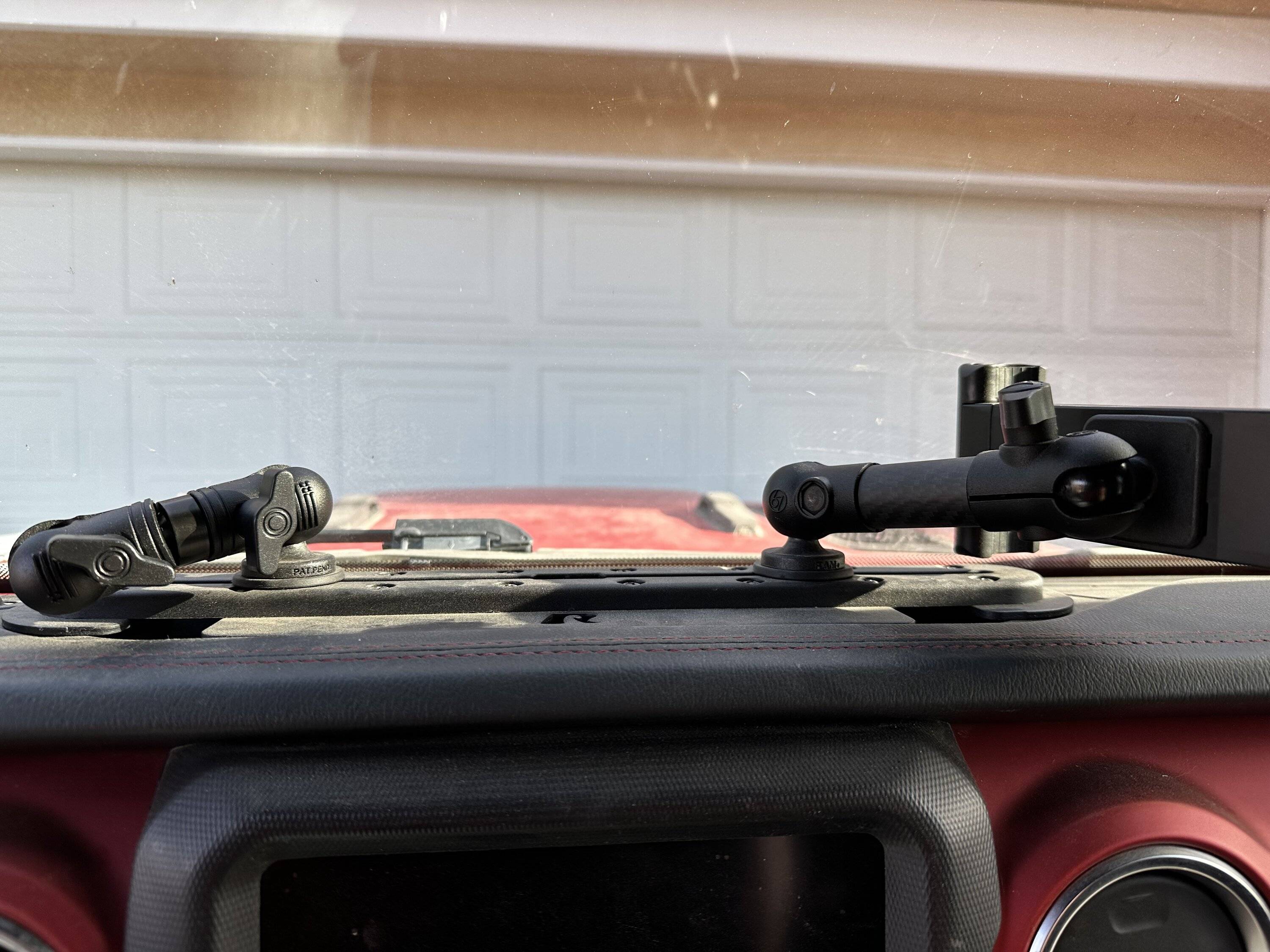 Jeep Gladiator Phone mount arm comparisons RAM vs 67D vs Bulletpoint IMG_5409