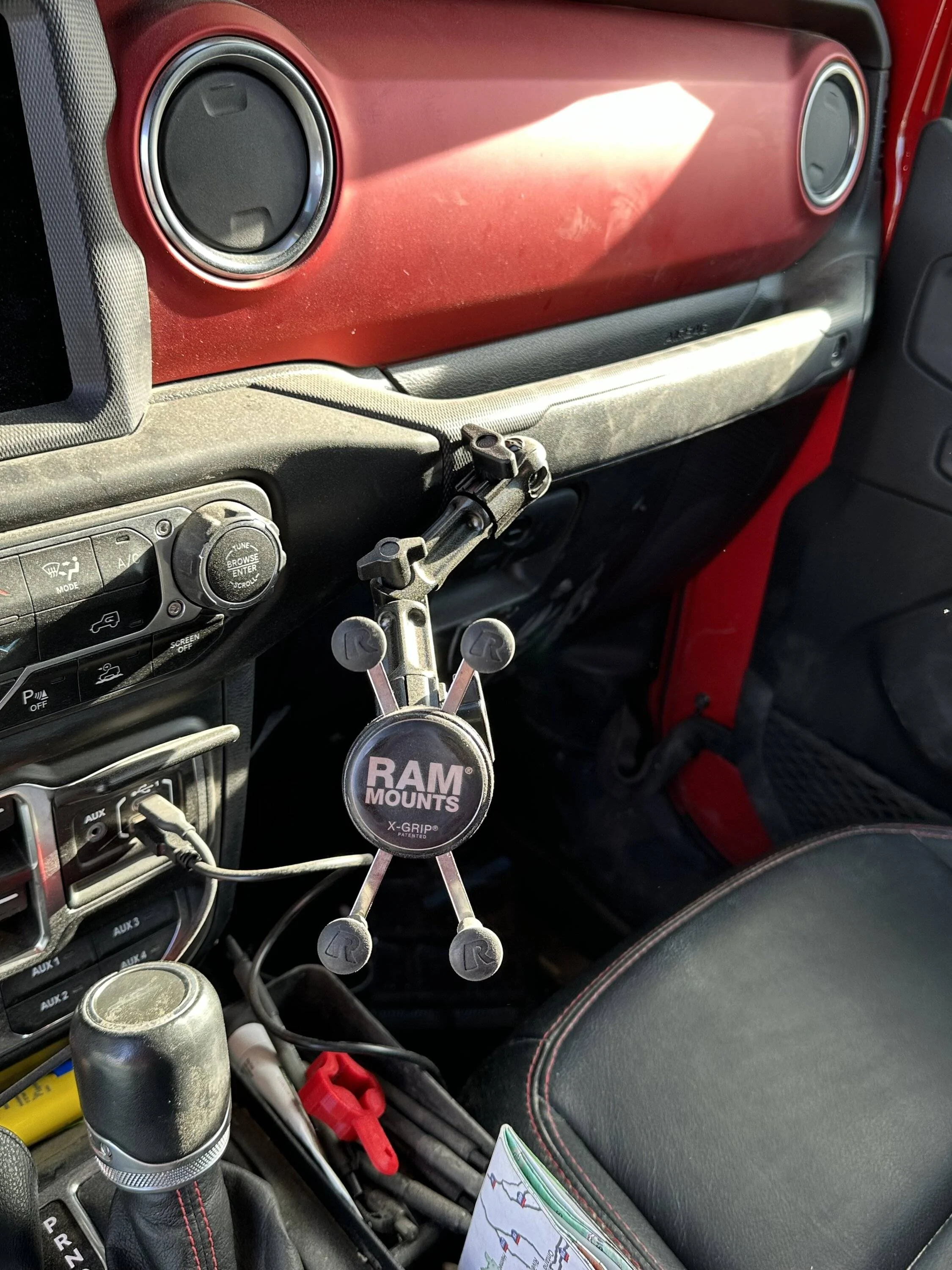 Jeep Gladiator Phone mount arm comparisons RAM vs 67D vs Bulletpoint IMG_5408