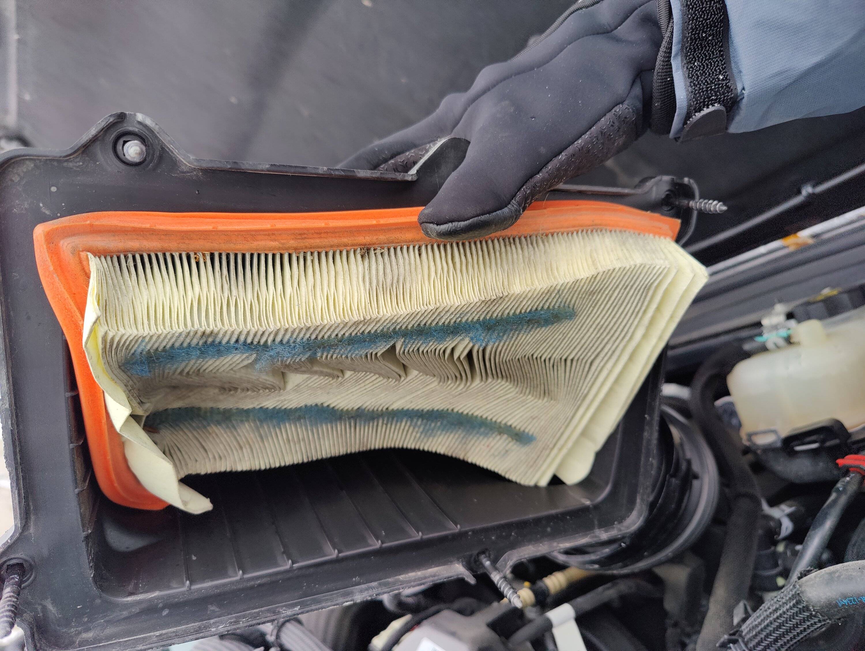 Jeep Gladiator Air filter foam went through intake. IMG20231204123224