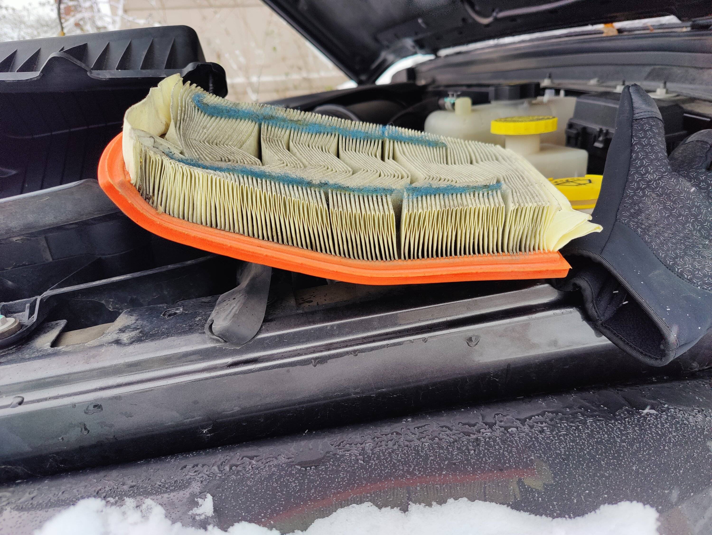 Jeep Gladiator Air filter foam went through intake. IMG20231204123258