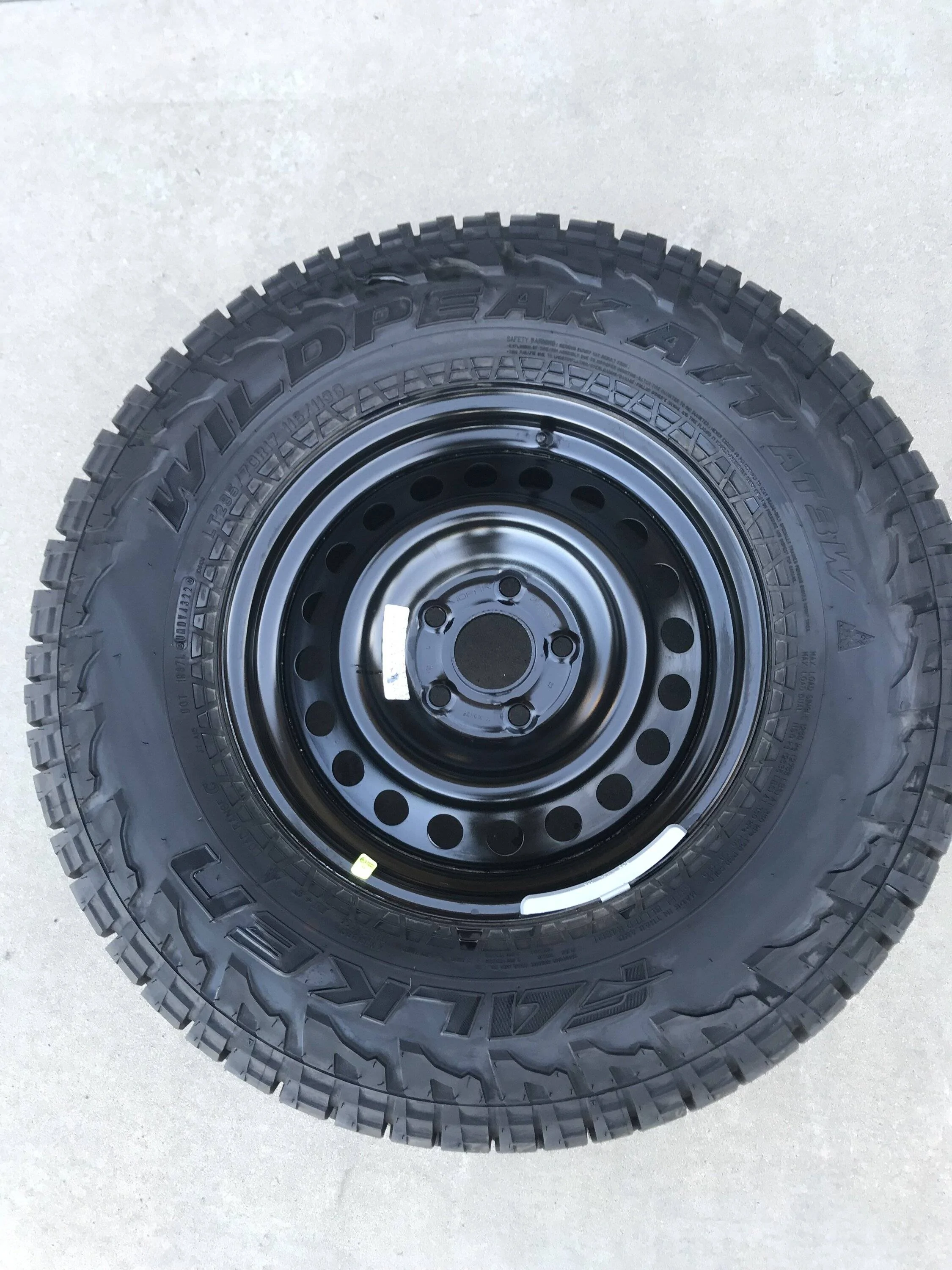 Jeep Gladiator Wildpeak AT3W 33in 285/70R17 1 Spare Rim And Tire IMG_6985