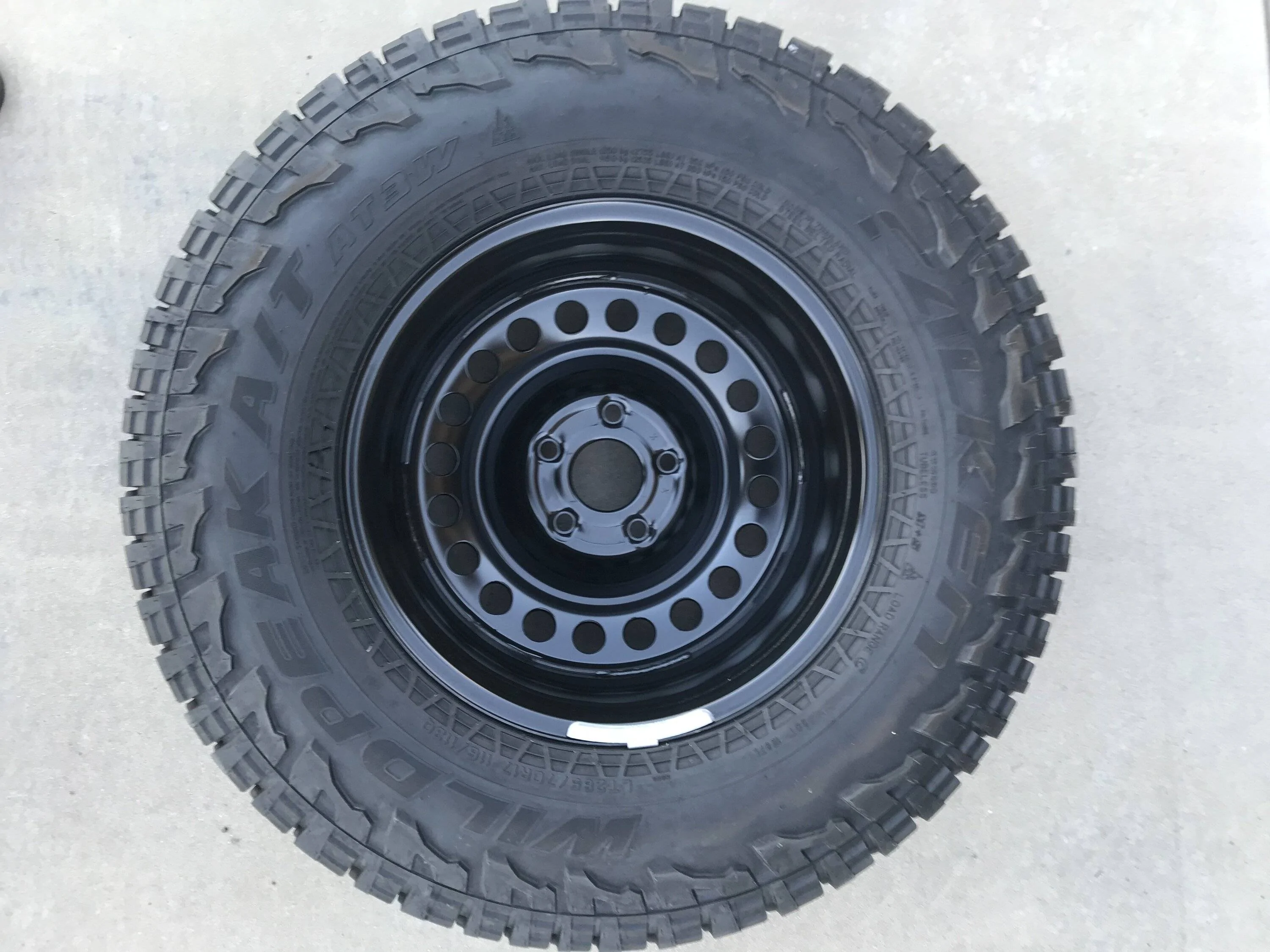 Jeep Gladiator Wildpeak AT3W 33in 285/70R17 1 Spare Rim And Tire IMG_6990
