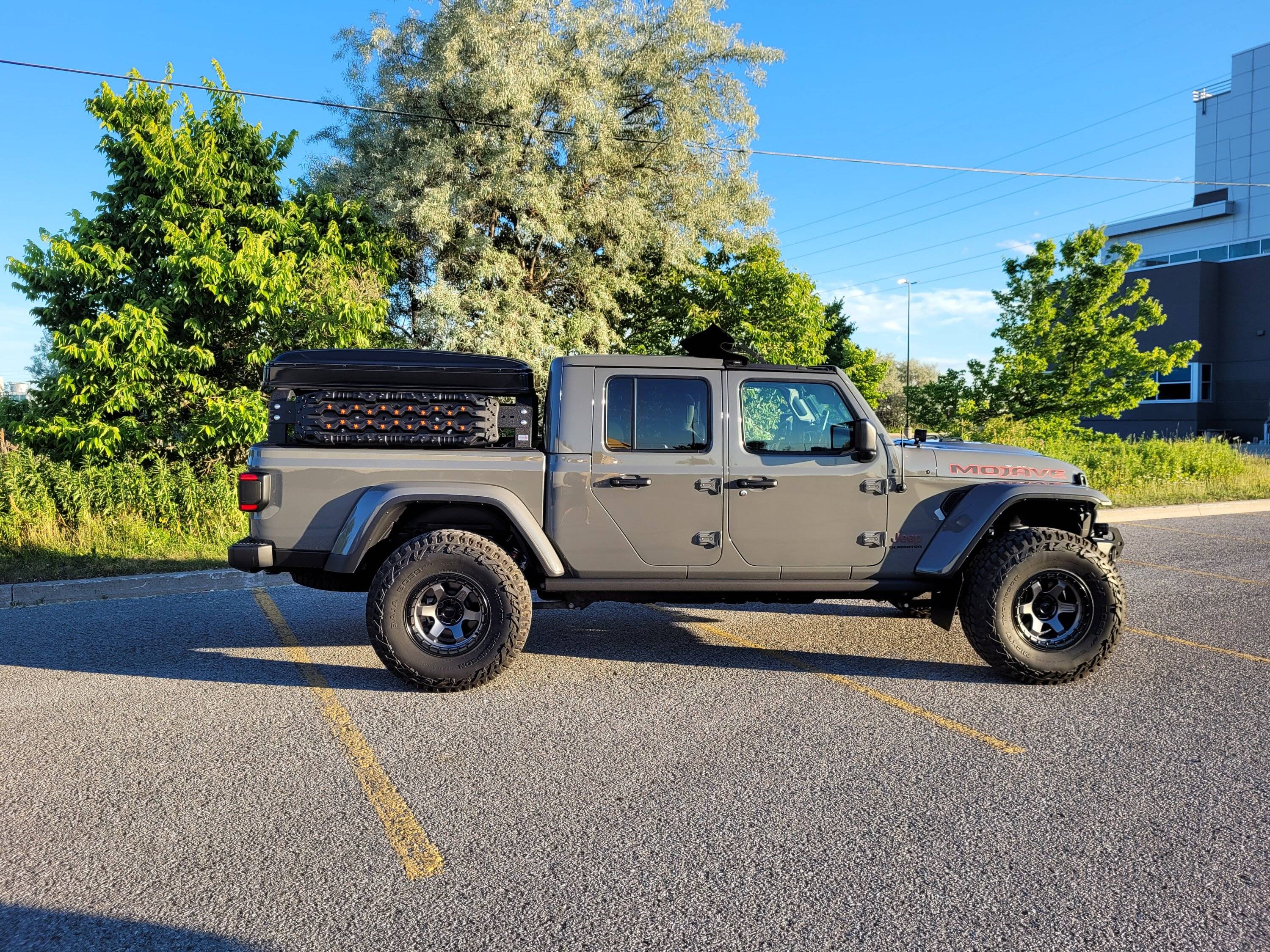 Jeep Gladiator Wheels with Sting Ray Color Gladiator? 20220703_195910