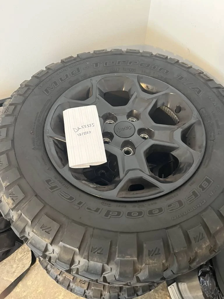 Jeep Gladiator 4 BFG Mud Terrain T/A 255/75/R17 4K miles off 2023 JT Sport $500 OBO C1EC5D1A-5B1A-4A53-8B19-926D06390F6E_1_105_c