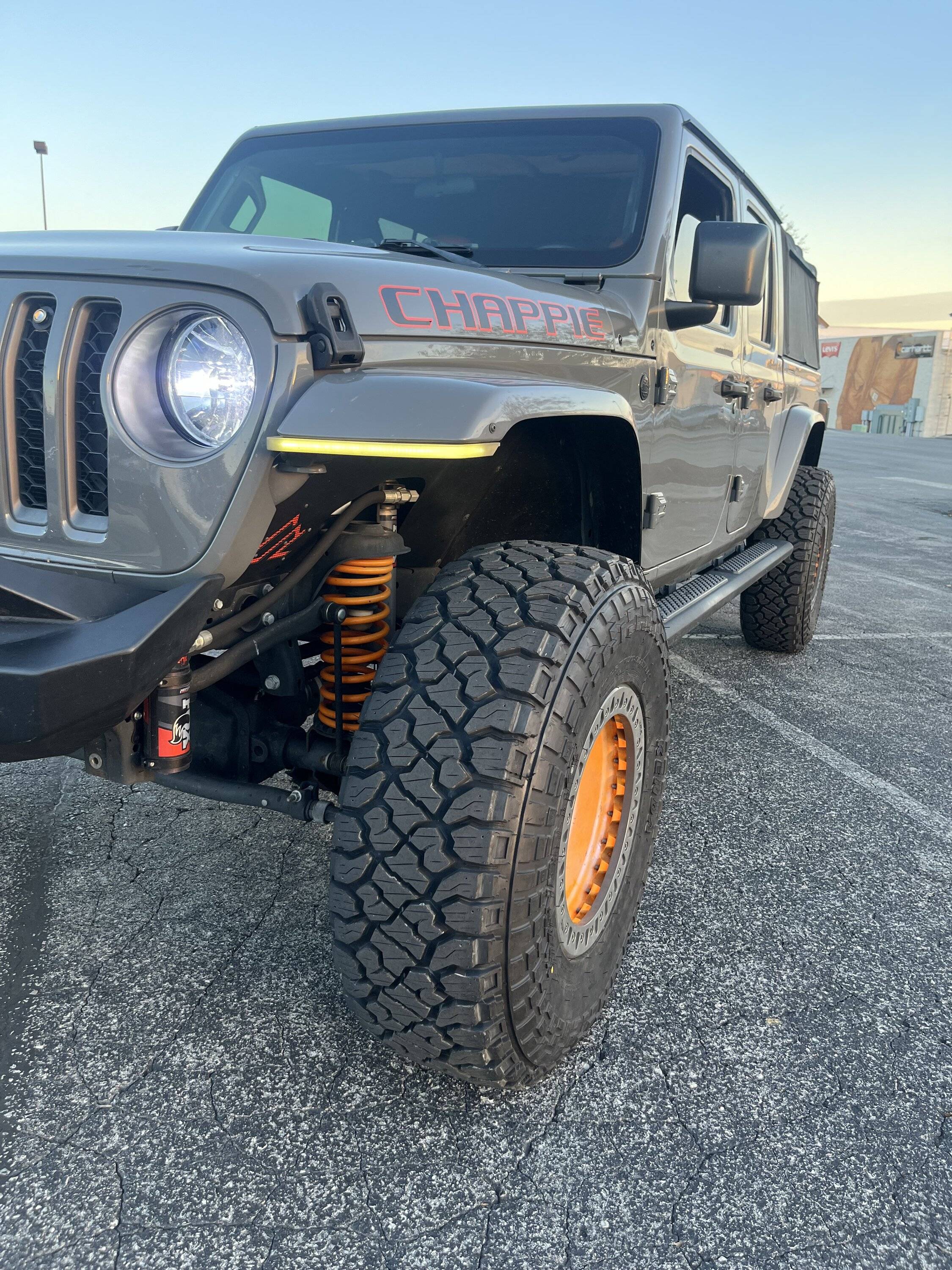 Jeep Gladiator Wheels with Sting Ray Color Gladiator? IMG_1628