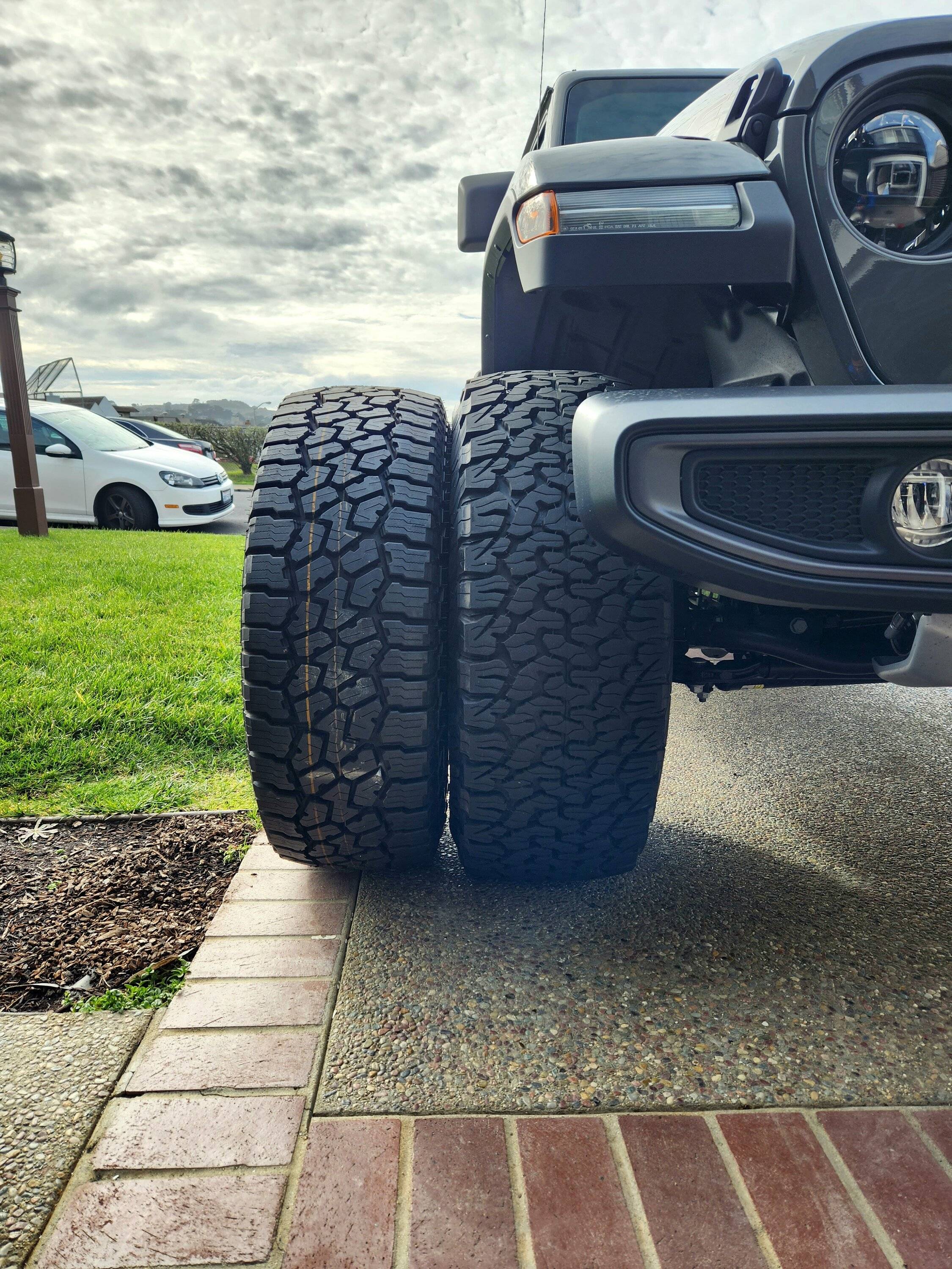 Jeep Gladiator 35's instead of 33's - Need to Choose A Tire Please Help 1000003584