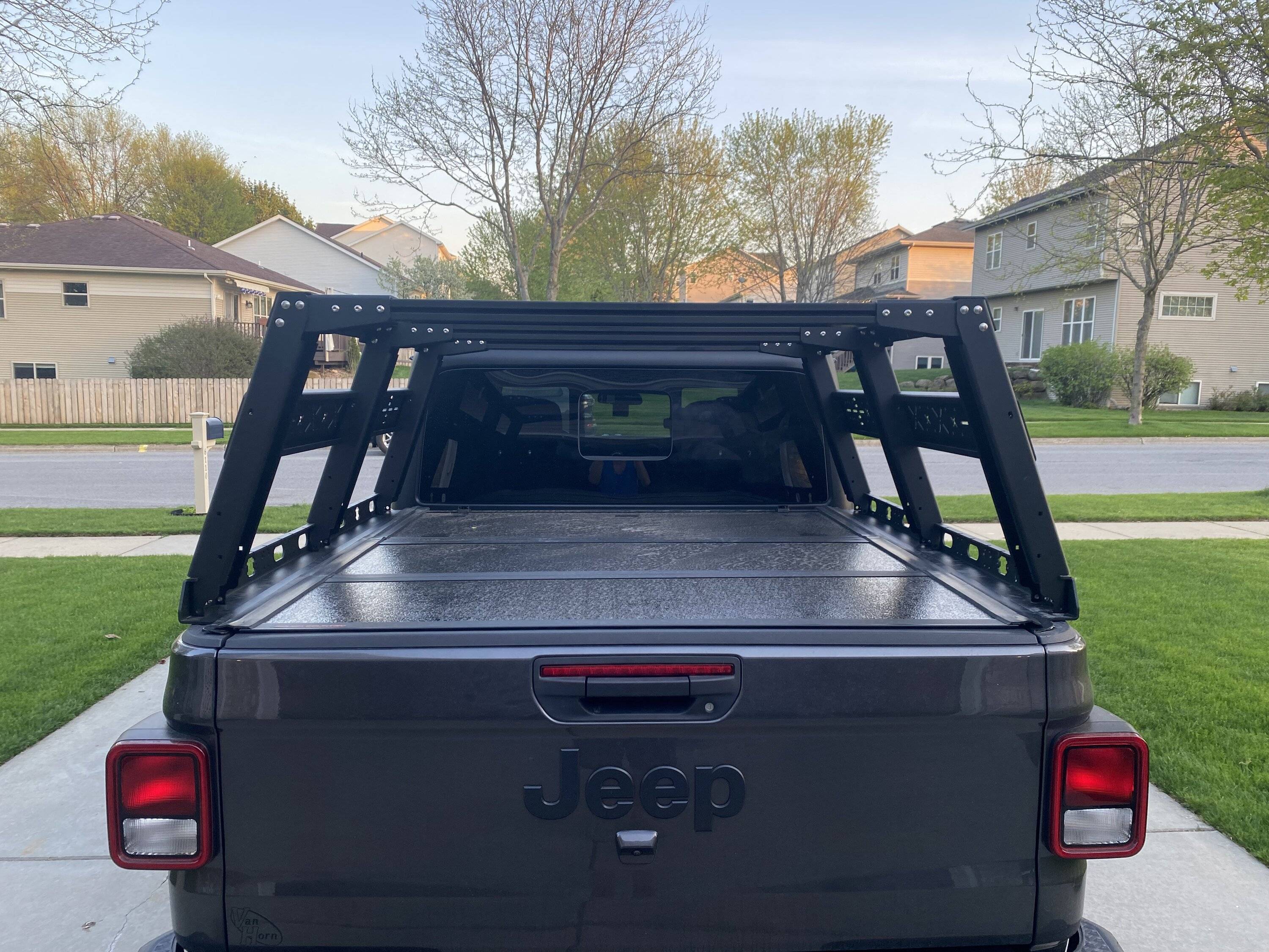 Jeep Gladiator Bed Rack: rear gate/hatch for protection img_3890-jpe