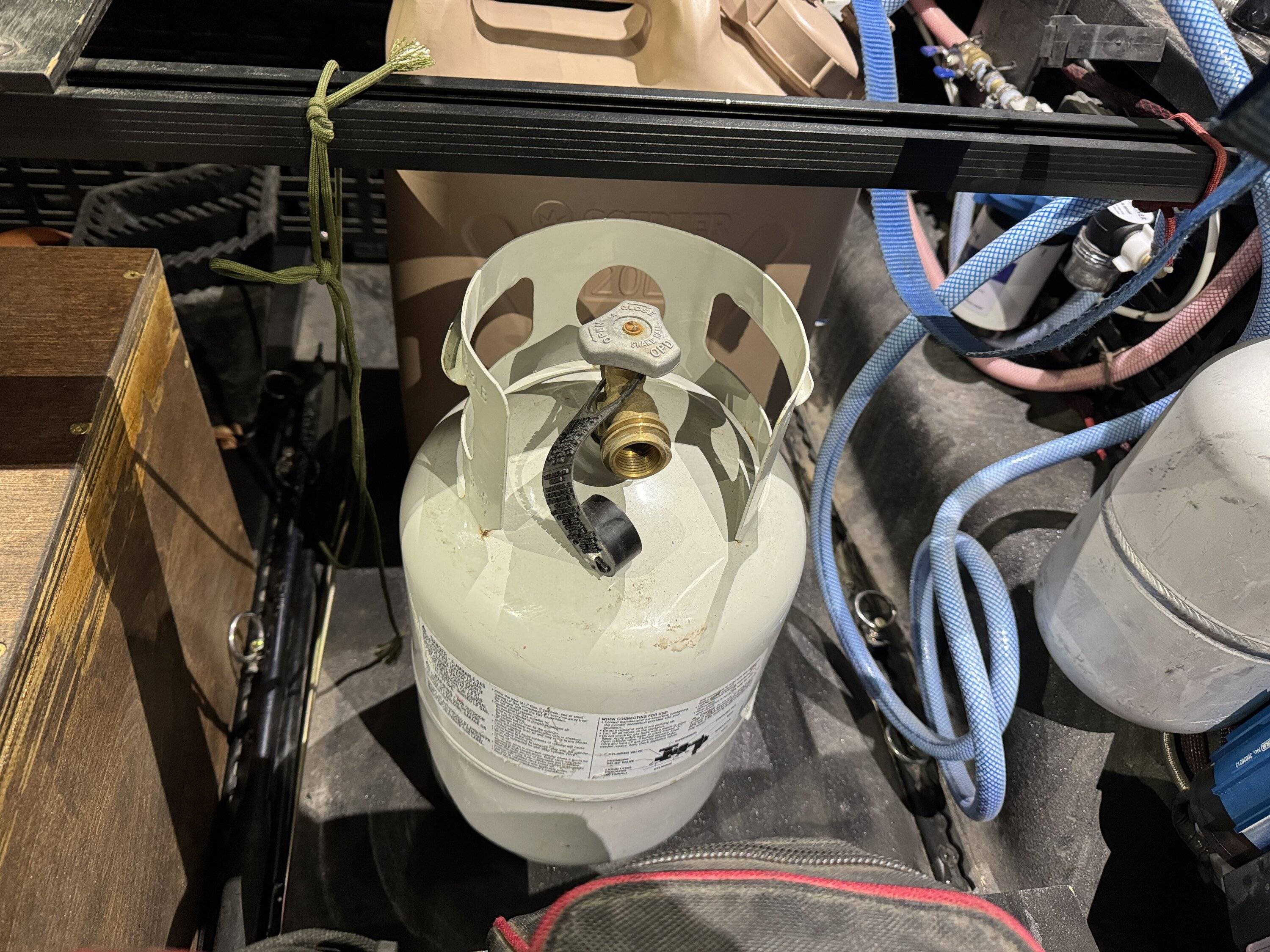 Jeep Gladiator Propane tank storage IMG_3171.JPG