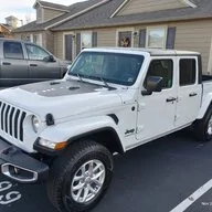 Jeep Gladiator BRIGHT WHITE Gladiator JT Club 52157
