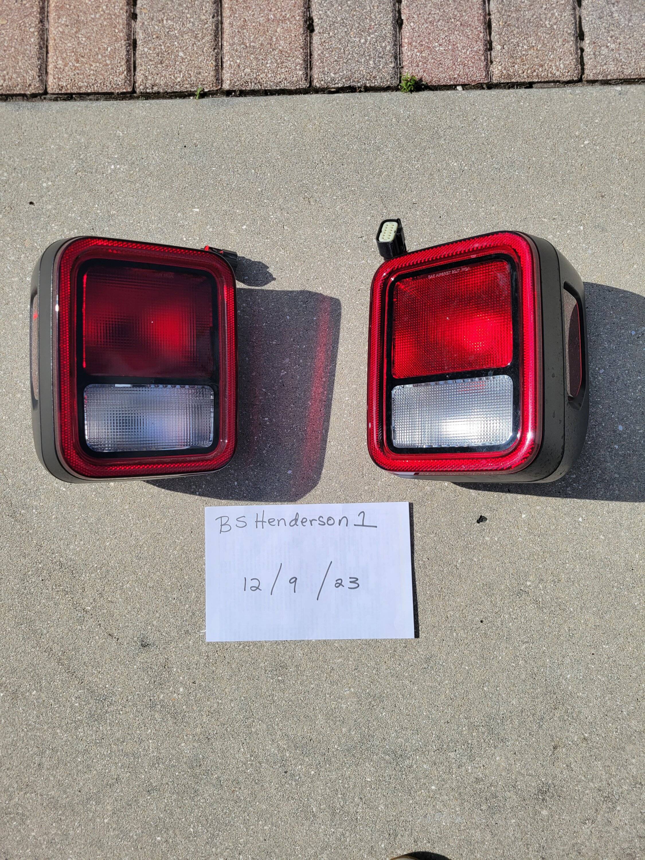 Jeep Gladiator OEM Halogen Tail Lights $50 JT OEM Halogen Taillights