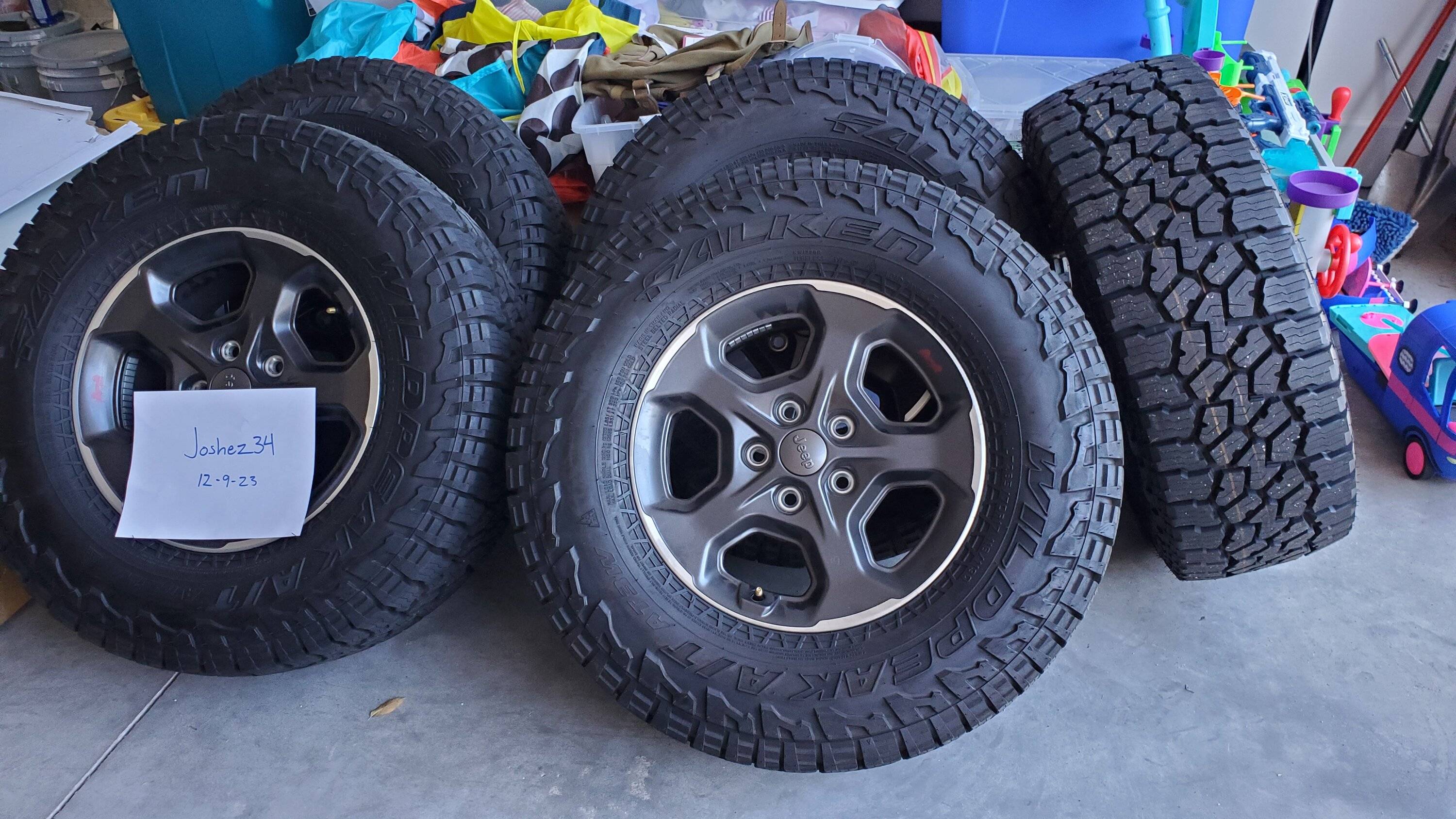 Jeep Gladiator (4) 2023 Rubicon JT Stock Wheels and (5) Wildpeak AT 285/70R17 - Less than 500 mi 20231209_121551